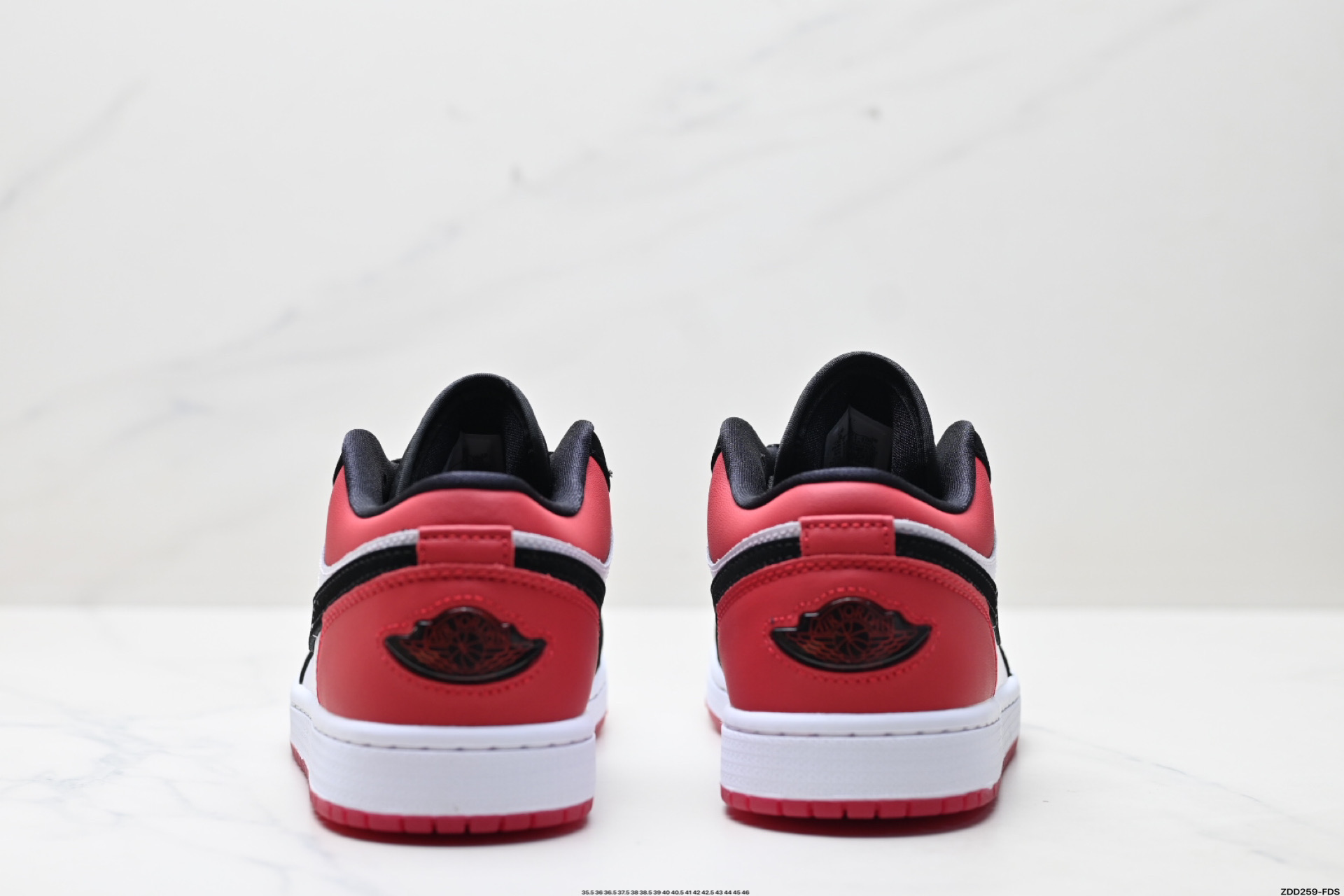 Nike Air Jordan 1 Low AJ1乔1低帮休闲板鞋 IB8971-106