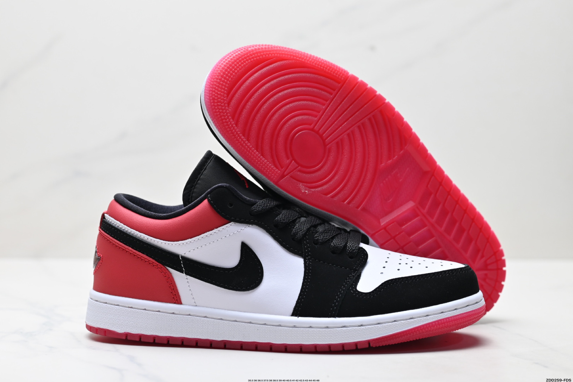 Nike Air Jordan 1 Low AJ1乔1低帮休闲板鞋 IB8971-106