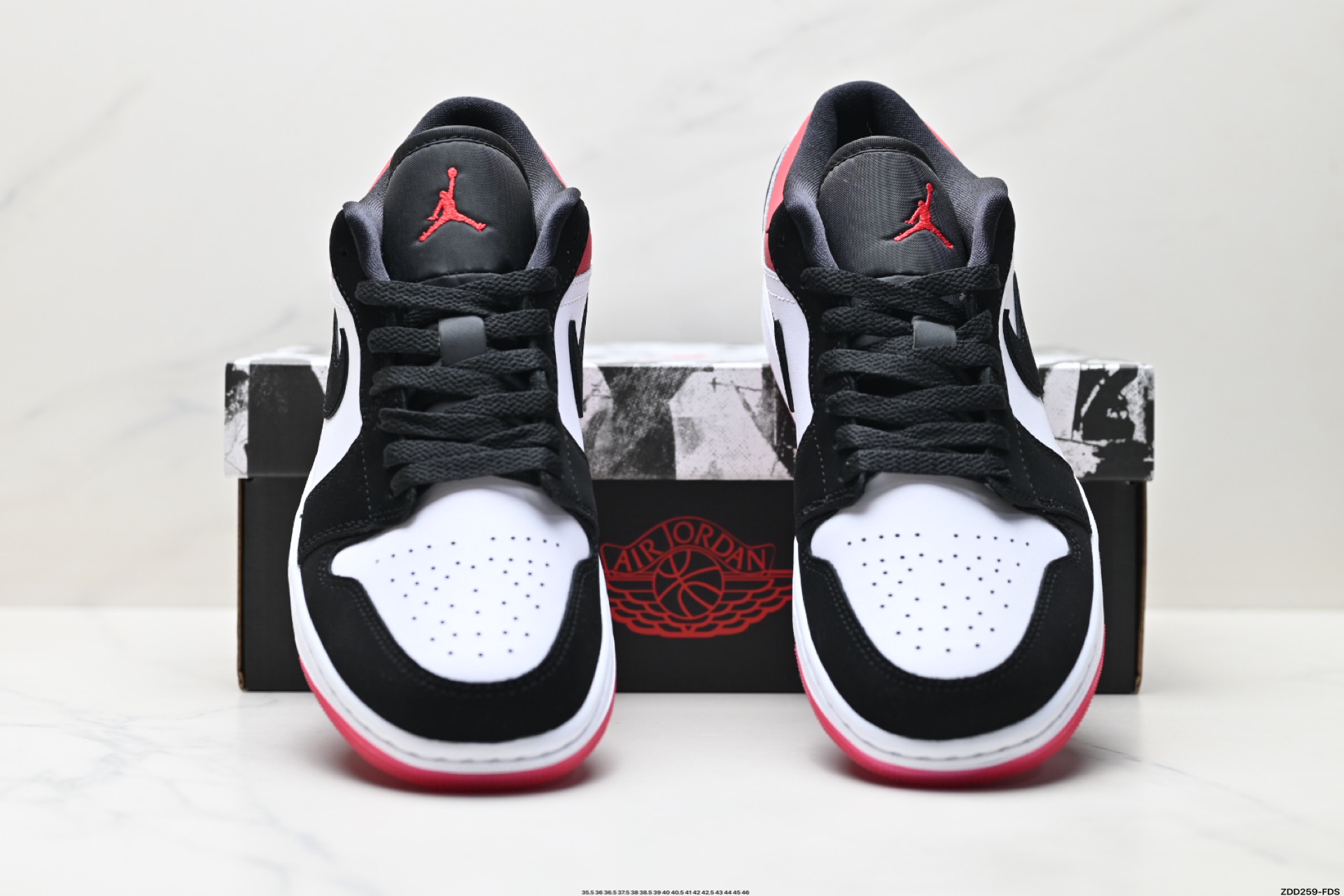 Nike Air Jordan 1 Low AJ1乔1低帮休闲板鞋 IB8971-106
