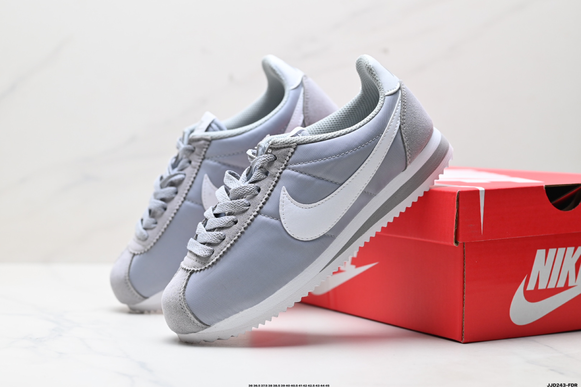 Nike Classic Cortez Men's Running Shoes - Lightweight Comfort, Retro Style 9 i1746719514065 7711 0 7