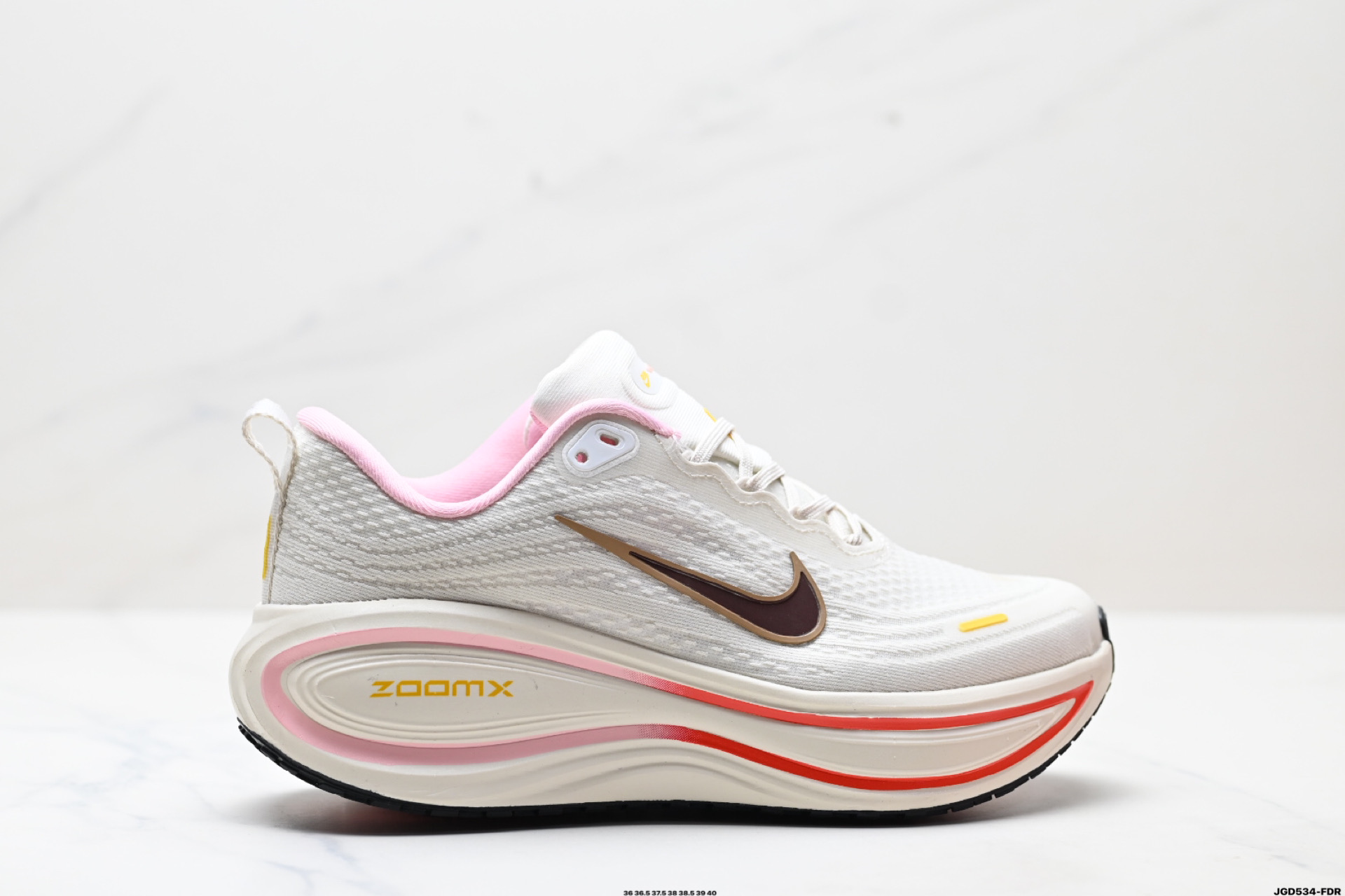 190 Nike VOMERO 18 Plus 耐克 舒适减震防滑 低帮跑步鞋 HM6805-110