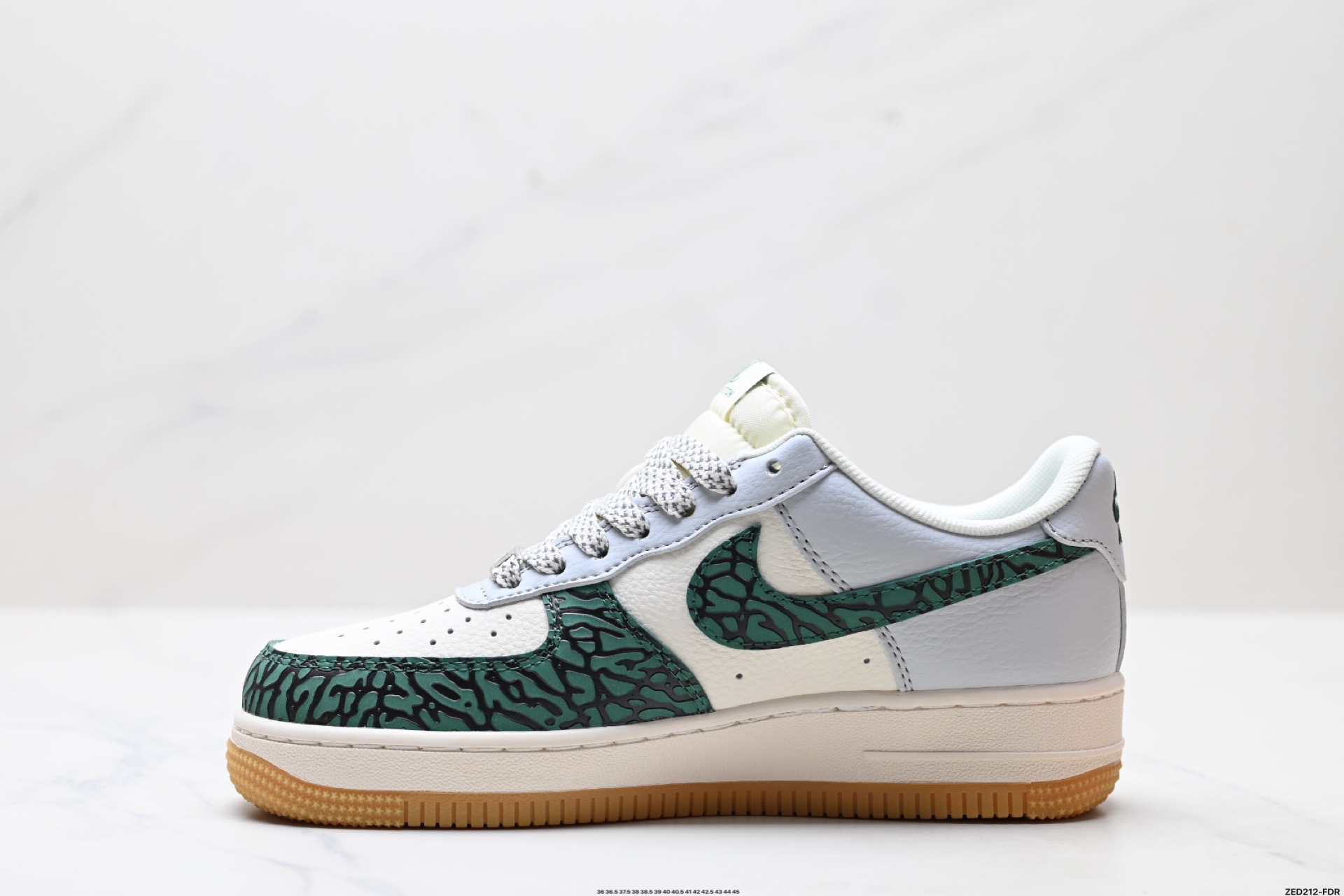 NIKE AIR FORCE 1‘07 LV8 ZH2598-306