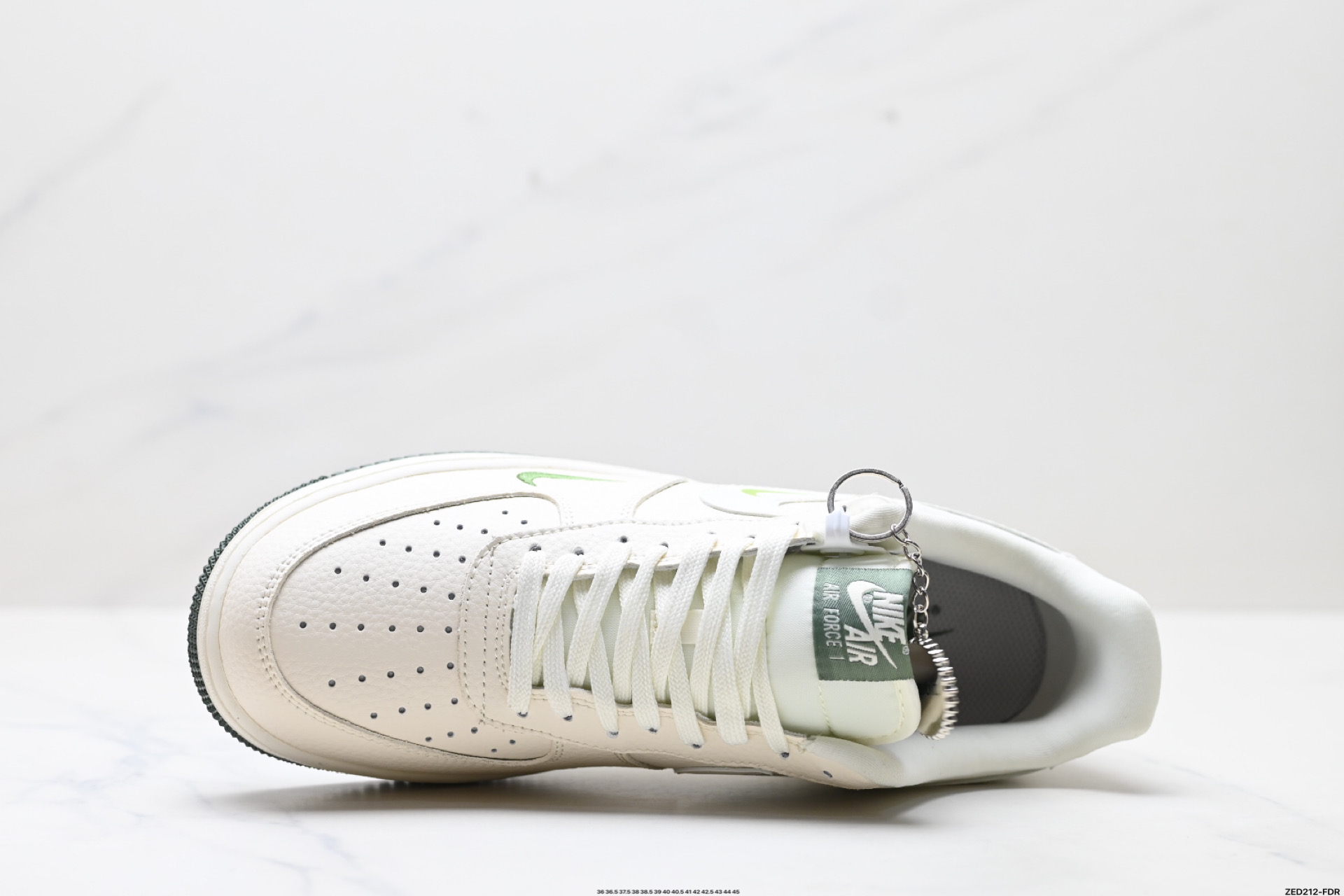 270 NIKE AIR FORCE 1‘07 LV8 DF0188-056