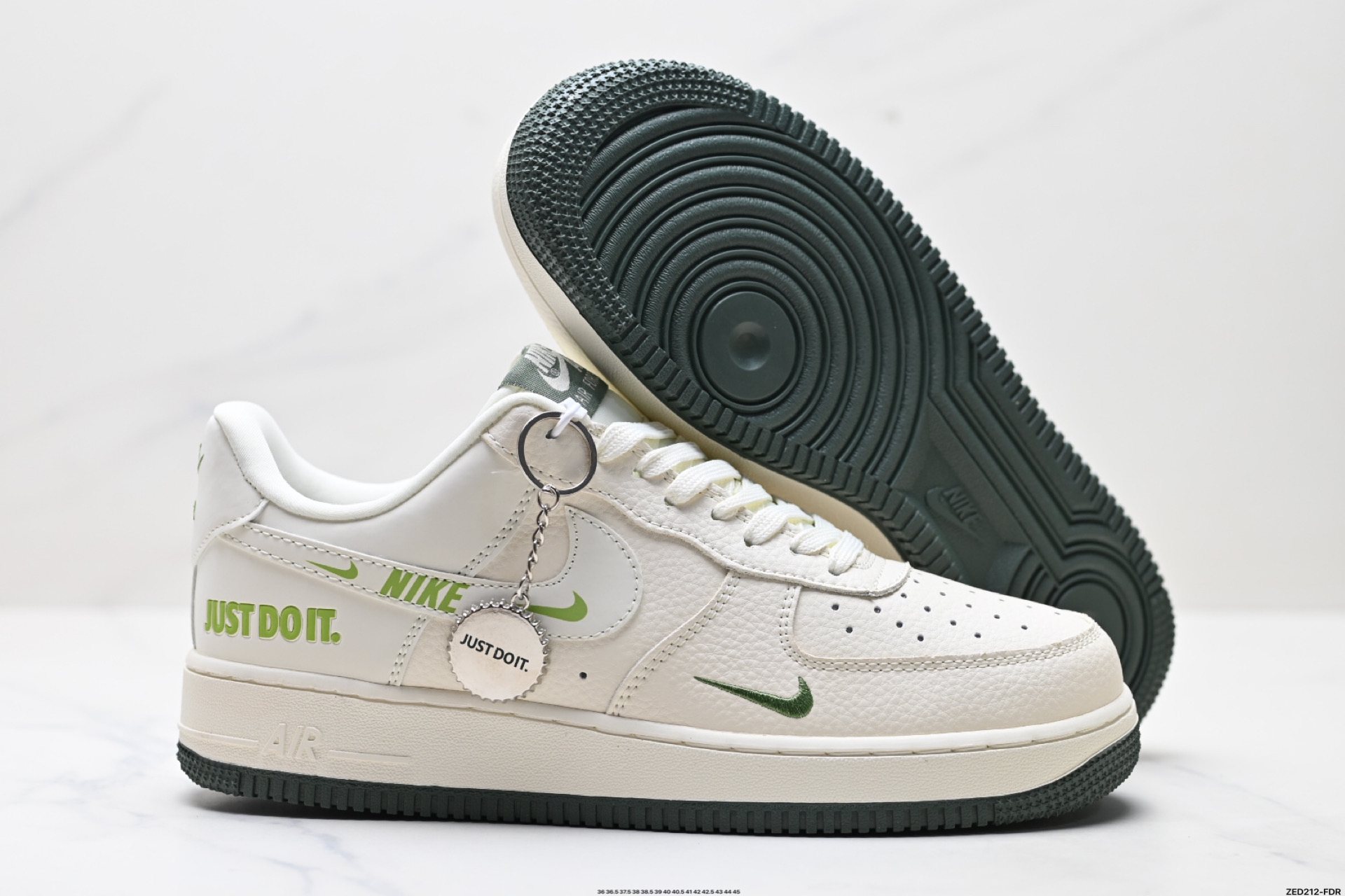 270 NIKE AIR FORCE 1‘07 LV8 DF0188-056