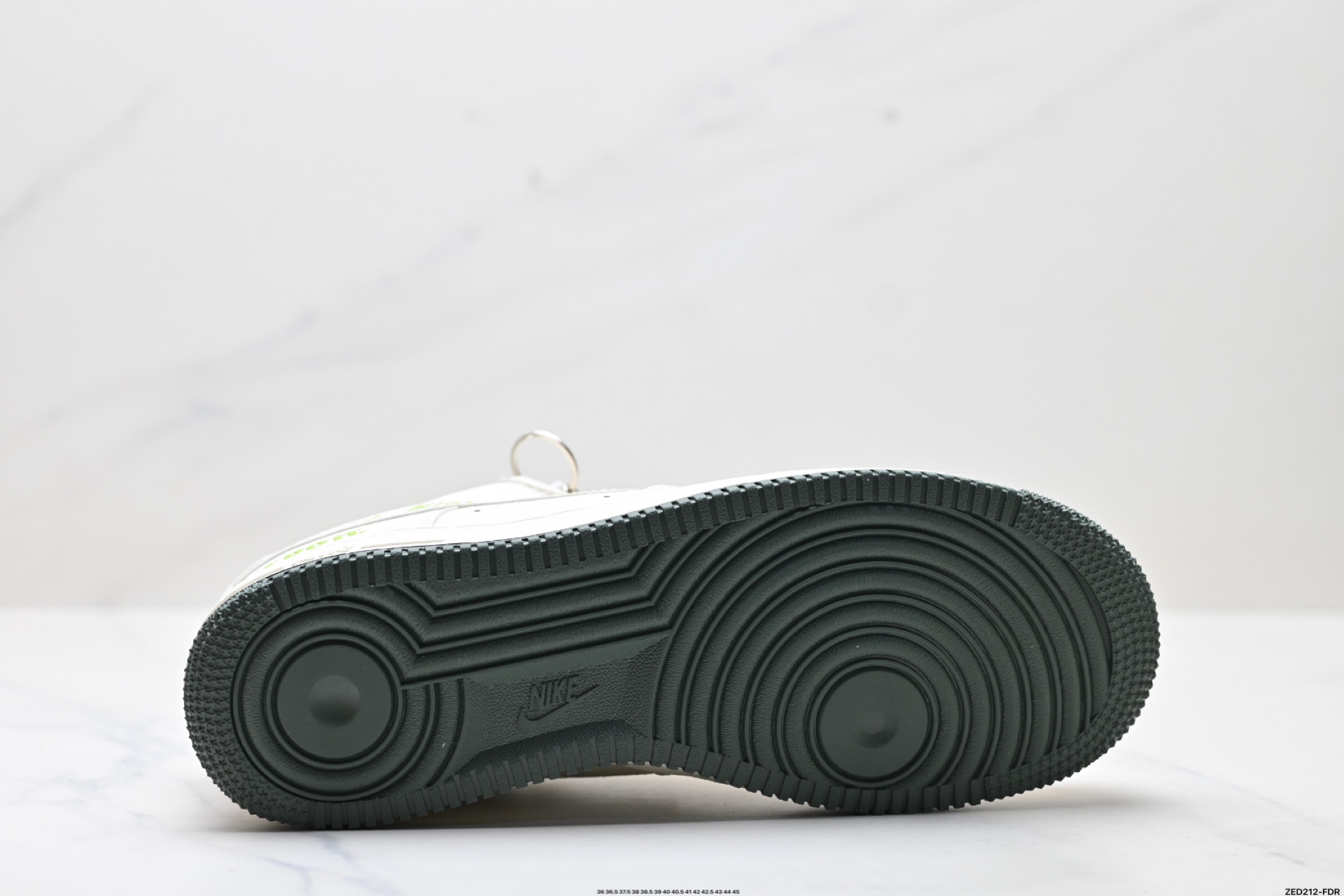 270 NIKE AIR FORCE 1‘07 LV8 DF0188-056