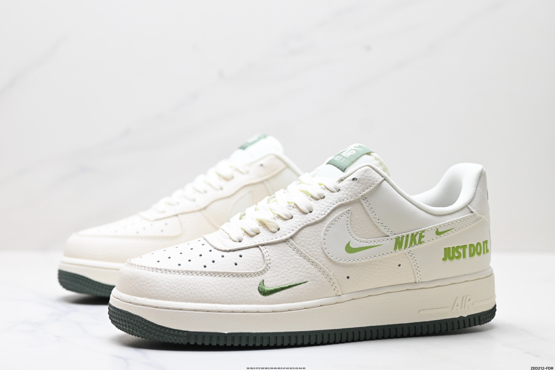 270 NIKE AIR FORCE 1‘07 LV8 DF0188-056