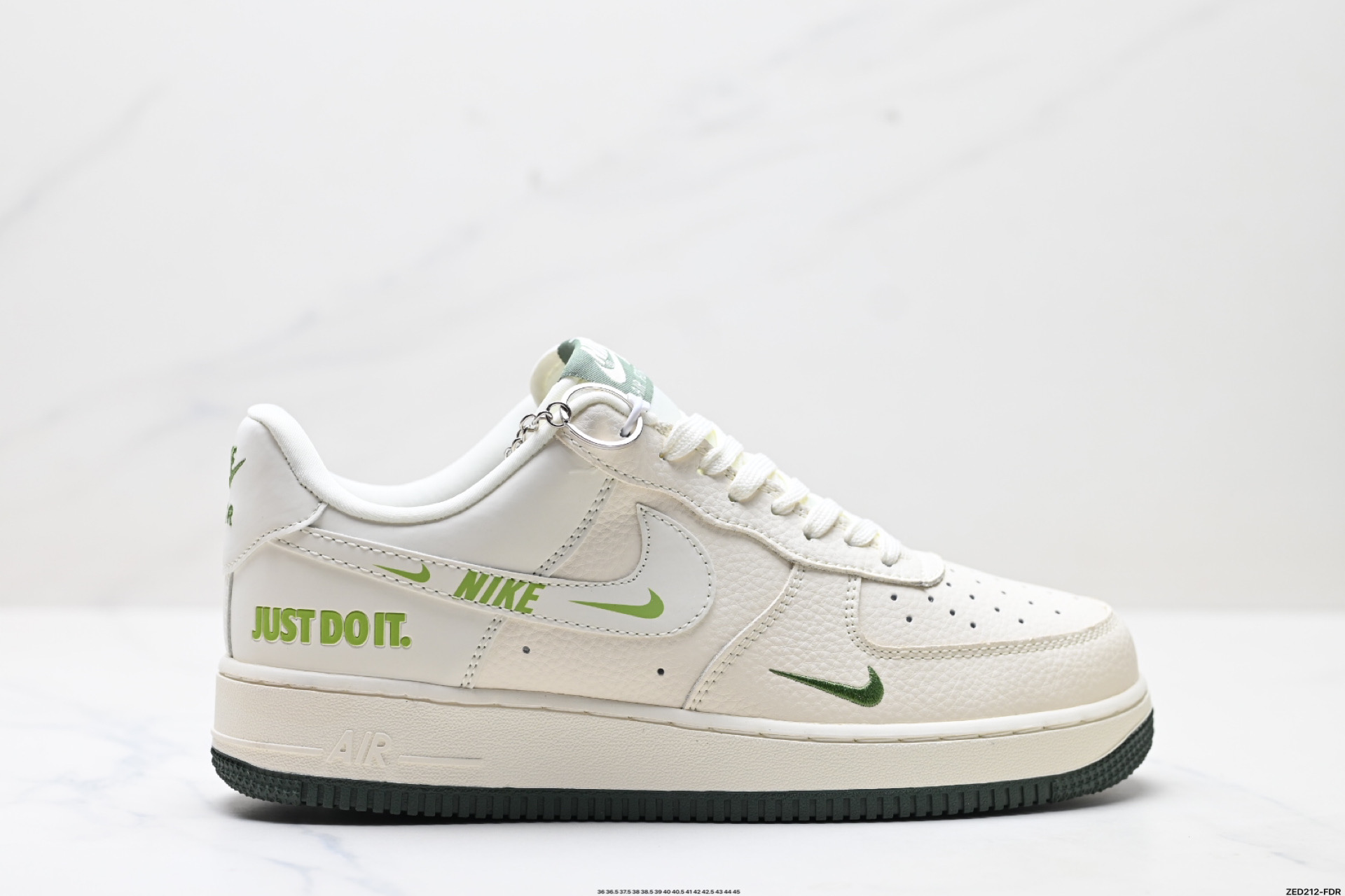 270 NIKE AIR FORCE 1‘07 LV8 DF0188-056