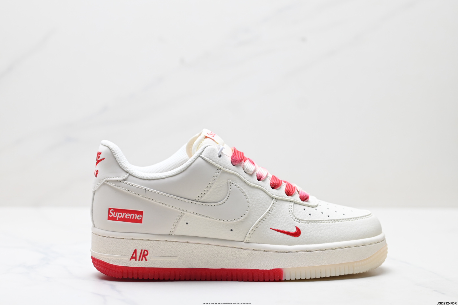 190 NIKE AIR FORCE 1‘07 LV8 BB7577-216