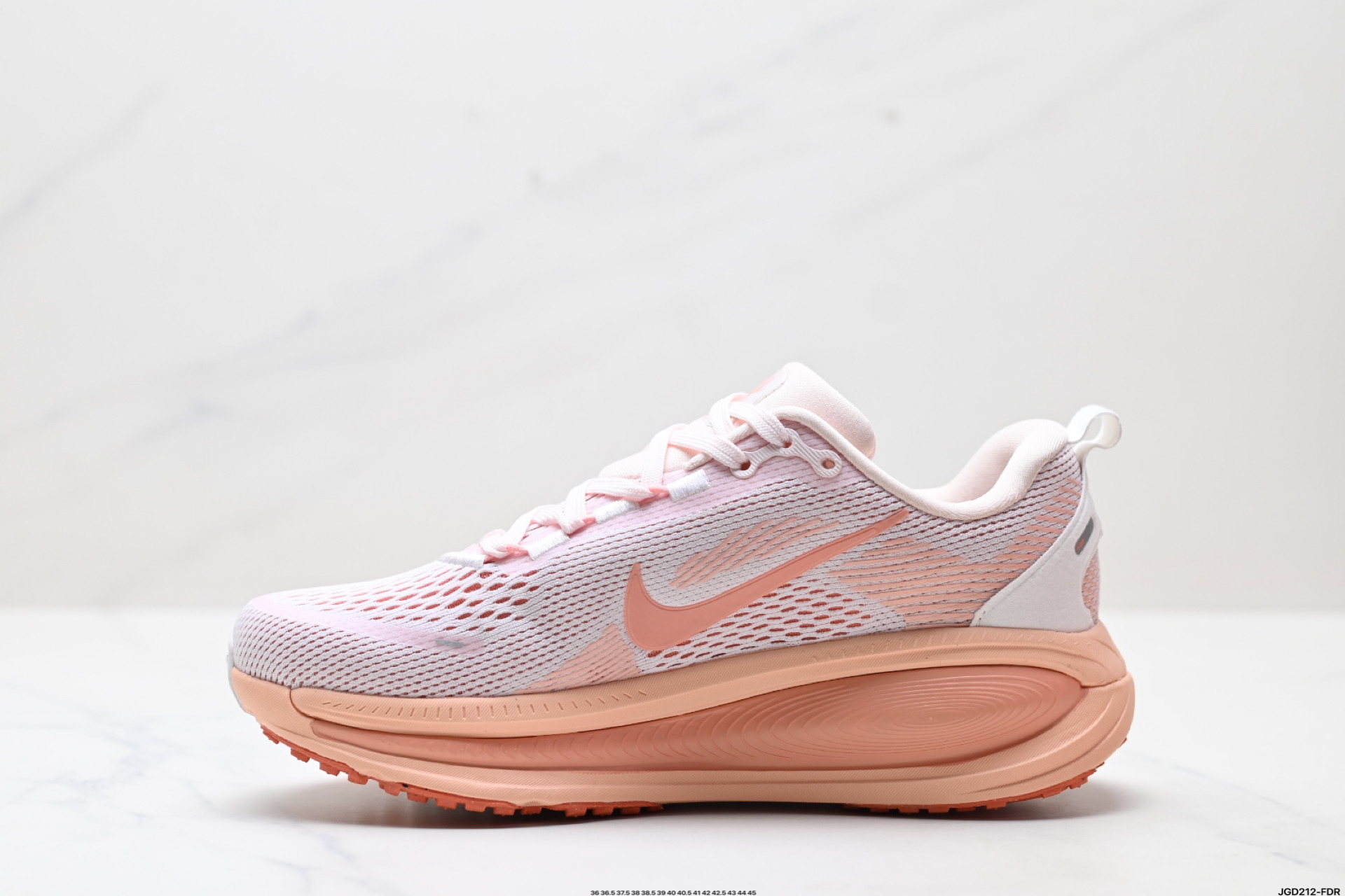 Nike VOMERO 18 耐克 舒适减震防滑 低帮跑步鞋 HM6804-601