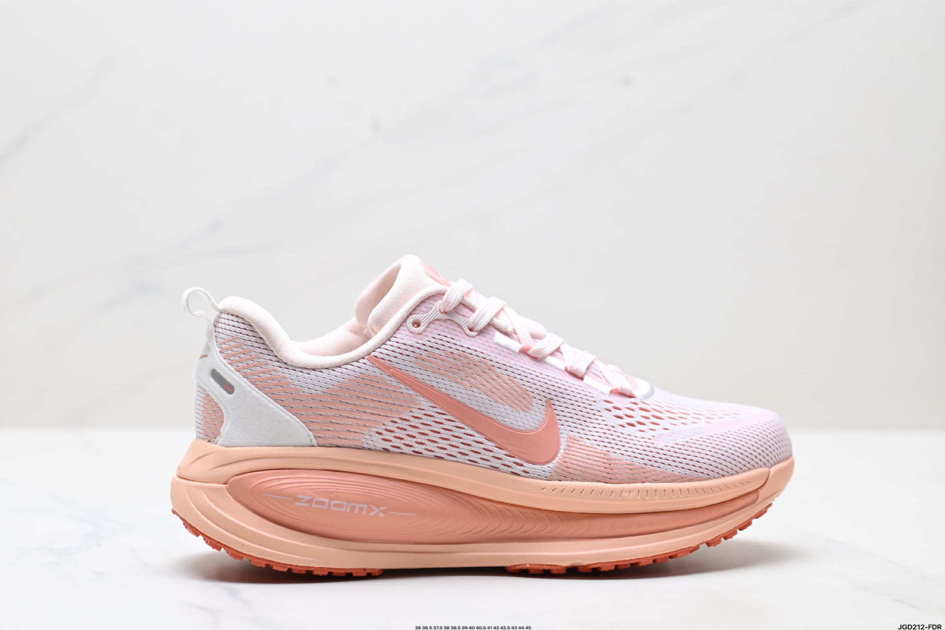 Nike VOMERO 18 耐克 舒适减震防滑 低帮跑步鞋 HM6804-601