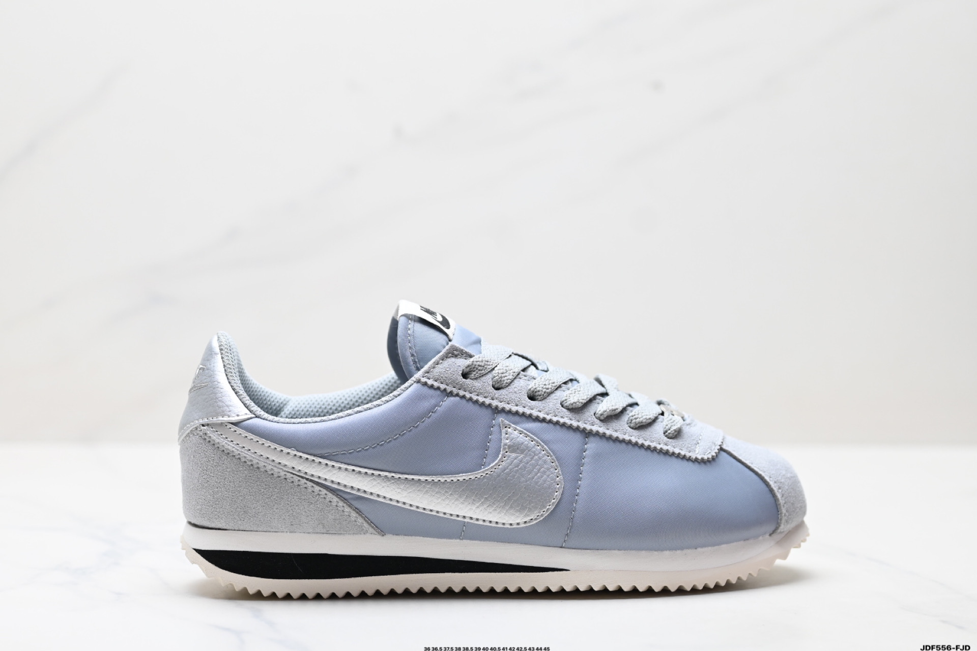 Nike Classic Cortez Women's Running Shoes - Lightweight Comfort, Retro Style 2 i1746806946260 4185 0 0