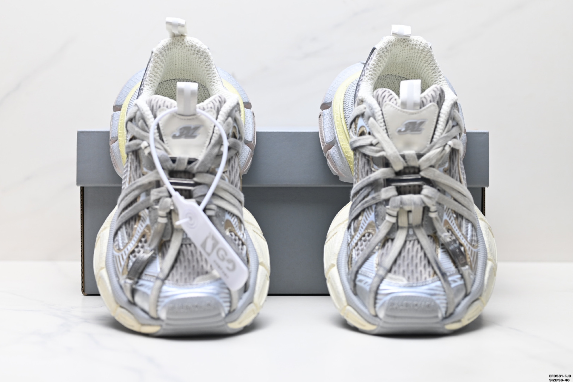 410 BALENCIAGA 3XL Sneakers 3+ 巴黎世家 系列低帮复古老爹鞋 734734 W3XL5 9110