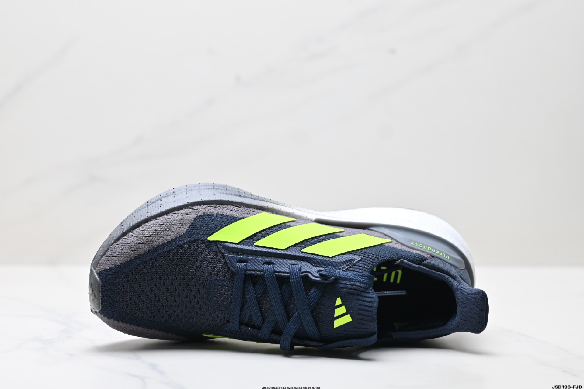 阿迪达斯Adidas Ultraboost 5X 耐磨缓震休闲运动跑鞋 JH9034