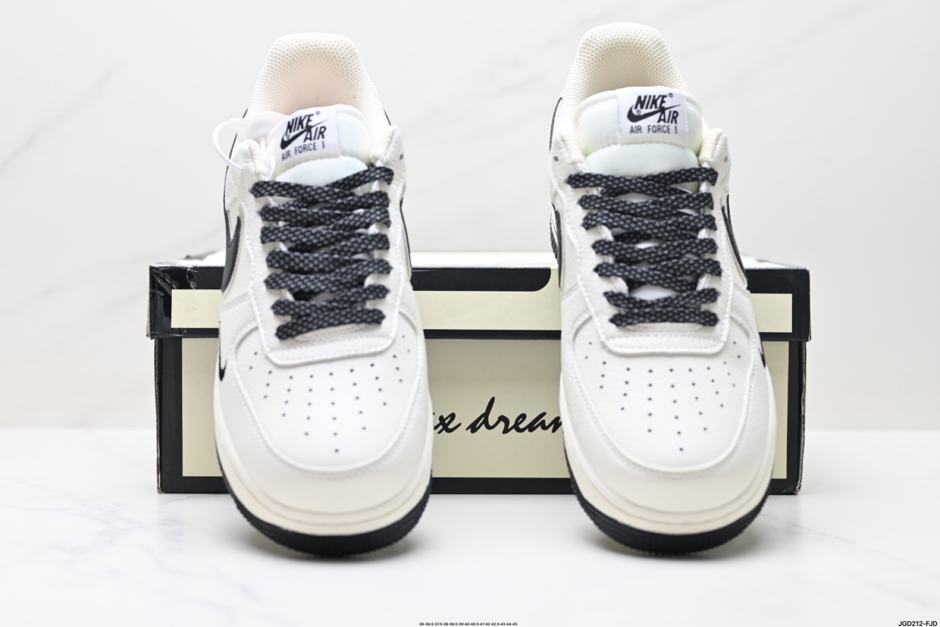 NIKE AIR FORCE 1‘07 LV8 DR2024-101
