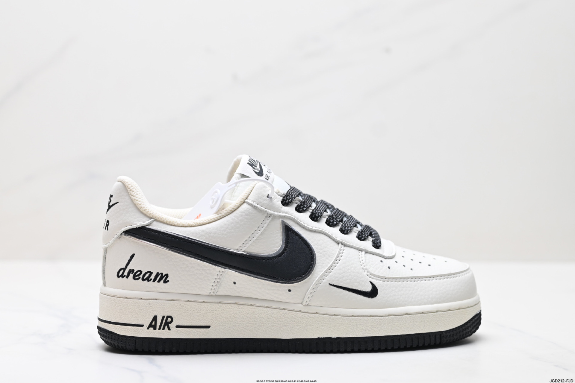 NIKE AIR FORCE 1‘07 LV8 DR2024-101
