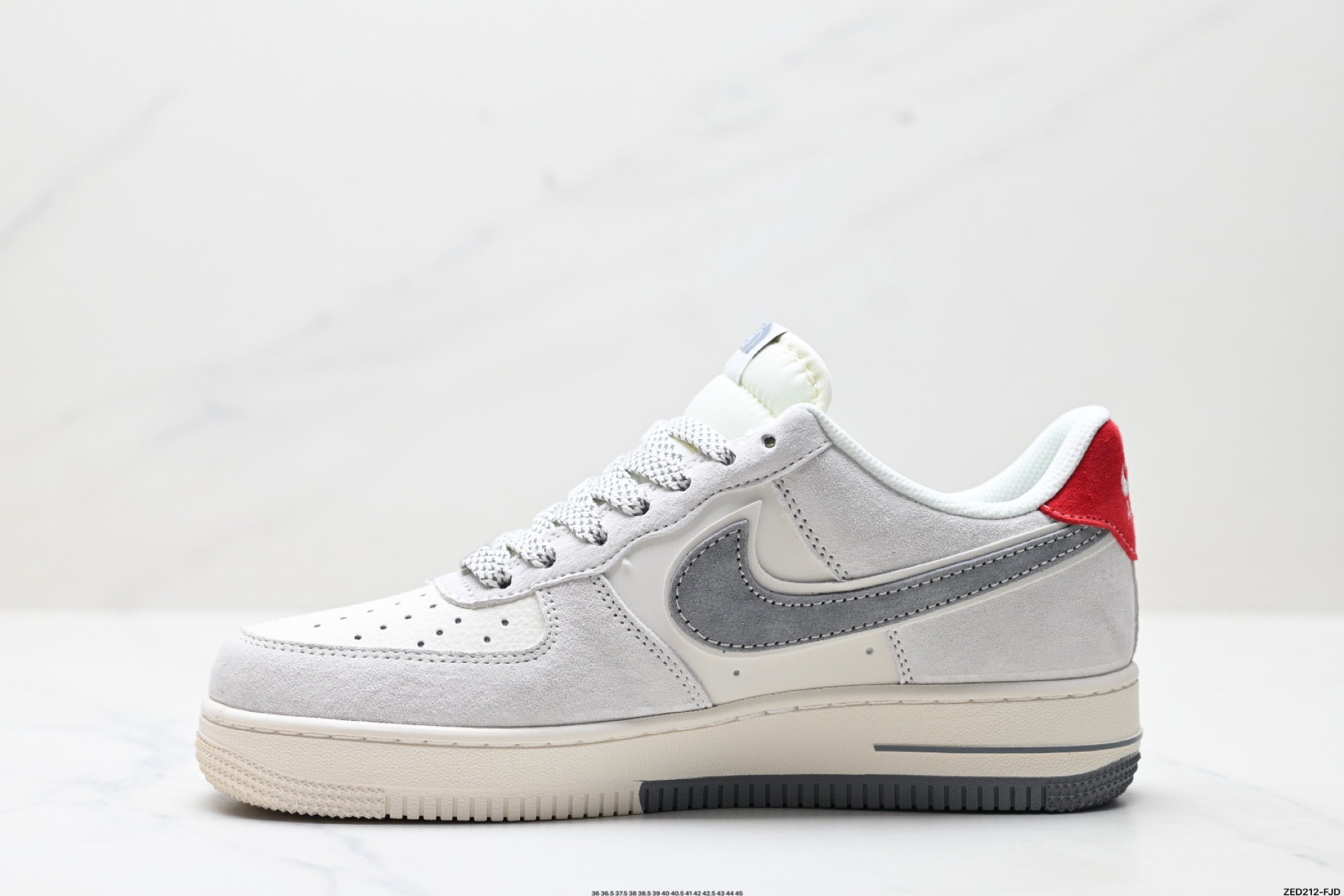270 NIKE AIR FORCE 1‘07 LV8 YX5066-313