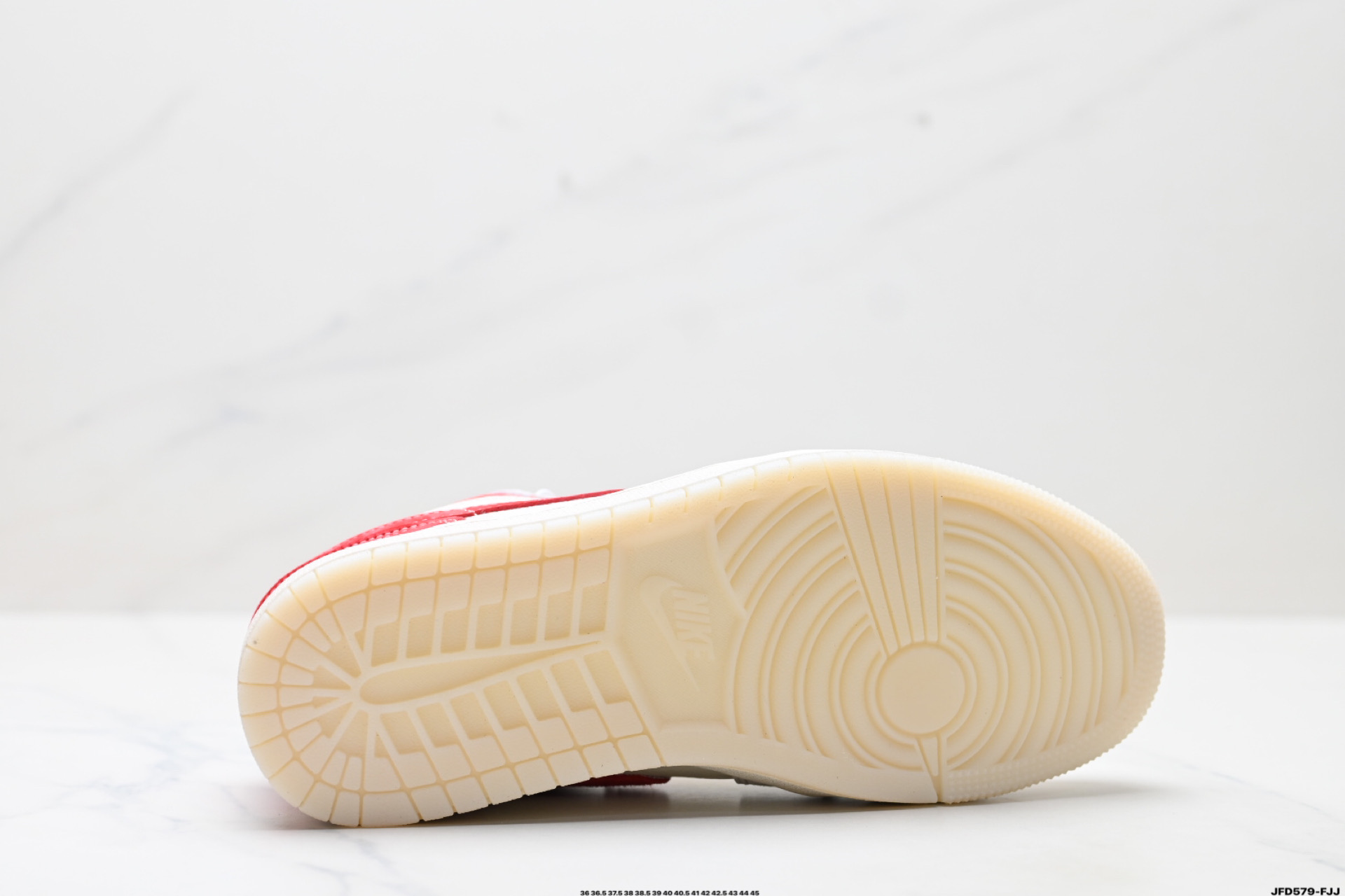 Air Jordan 1 Low SE: Classic Style Meets Modern Comfort 10 i1746892090160 2893 0 8
