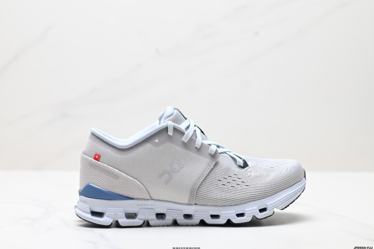 On Running Cloud X 4 Lightweight Training Shoes - Comfort and Performance 1 On Running Cloud X 4 Lightweight Training Shoes – Comfort and Performance