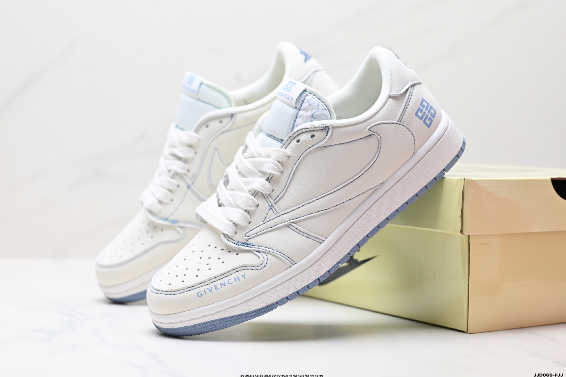 Givenchy City Sport Low-Top Sneakers In Leather White/Blue - Stylish Comfort 9 i1746893230900 1396 0 7