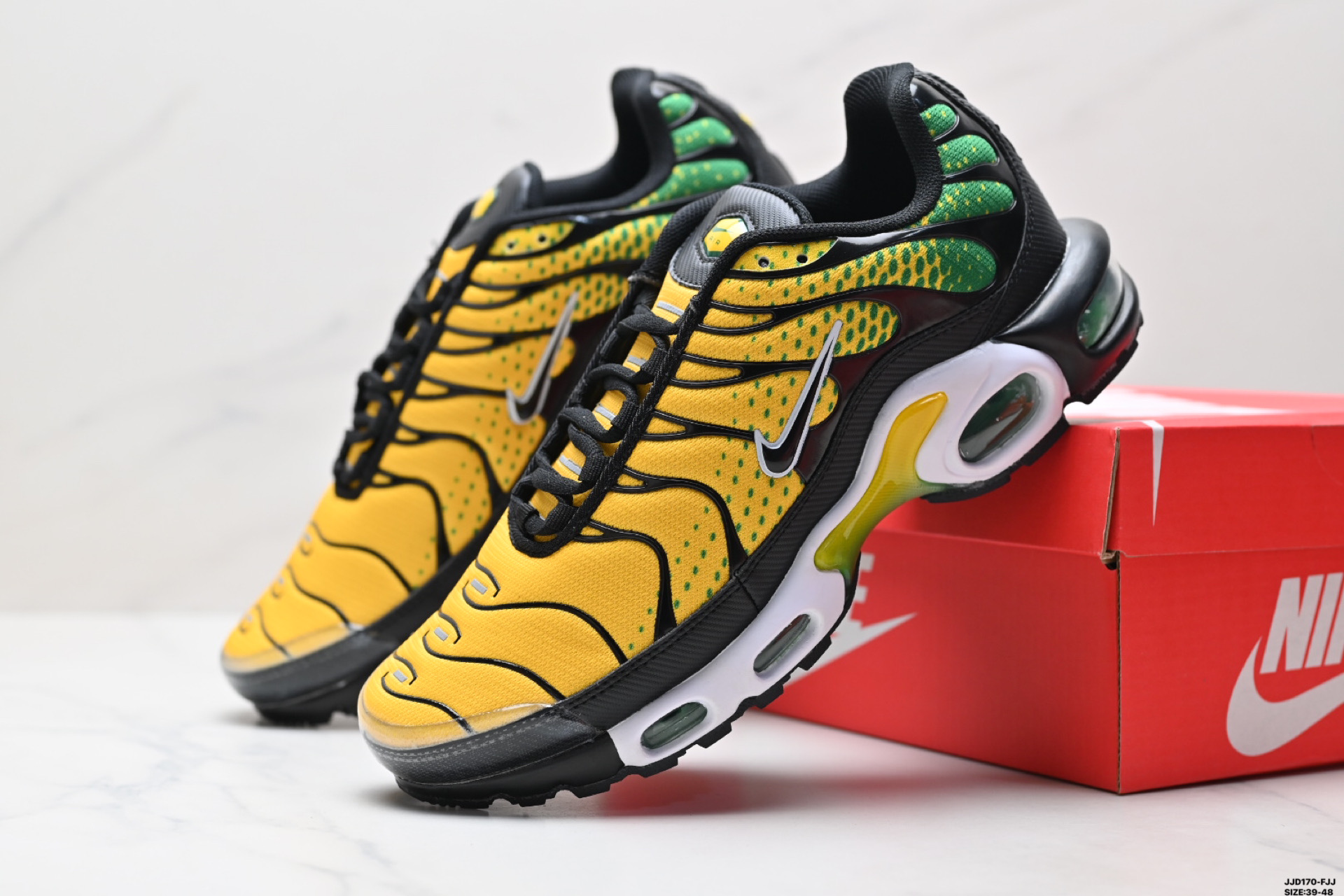 Nike Air Max Plus TN Running Shoes - Lightweight Cushioning and Durability 7 i1746893452232 2433 0 7
