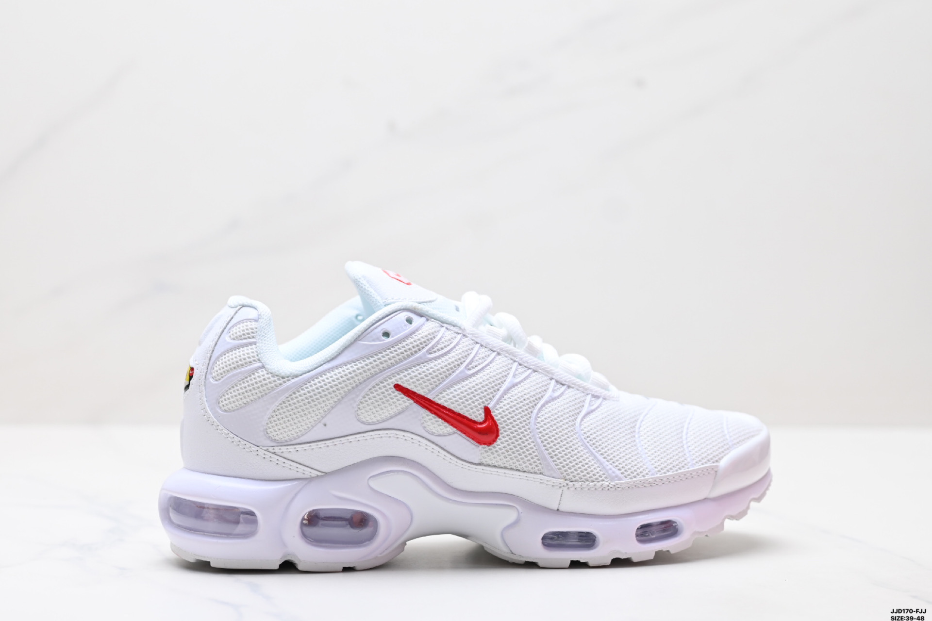 Nike Air Max Plus White/Red Athletic Shoes - Lightweight and Breathable 2 i1746893875014 7223 0 0