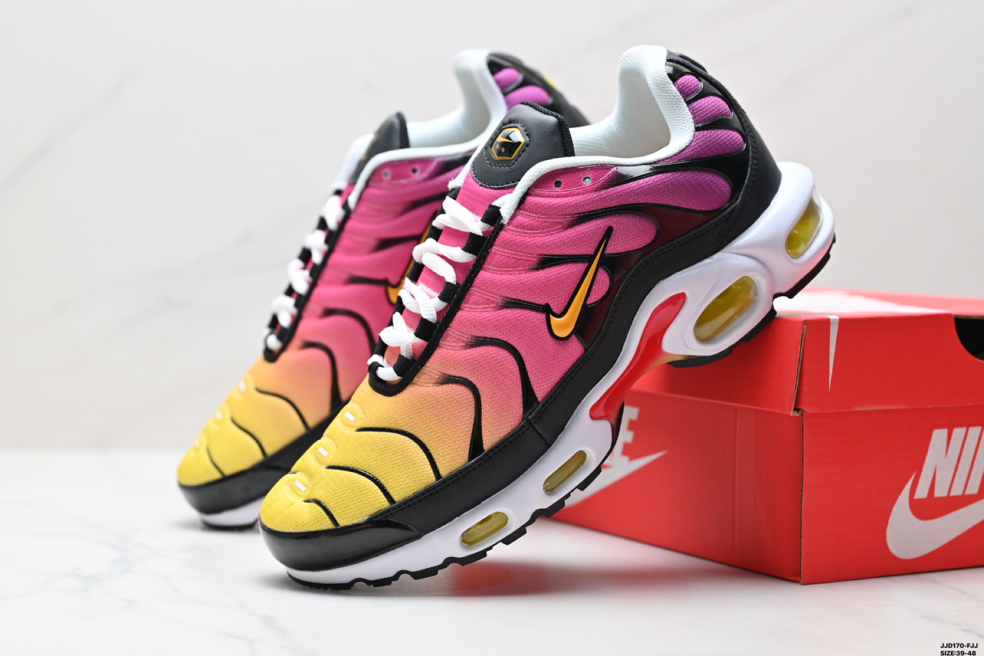 Nike Air Max Plus TN Running Shoes - Lightweight Cushioning and Durability 4 i1746893936930 3995 0 2