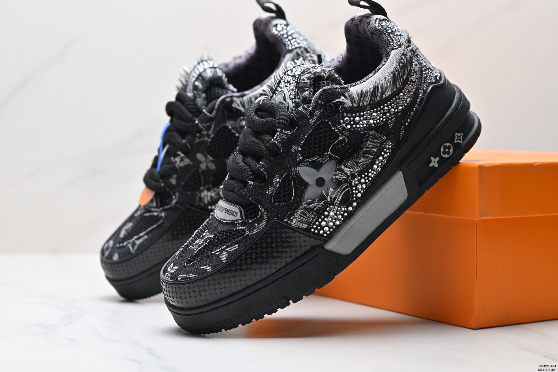 Louis Vuitton Trainer Sneaker Low Casual Shoes Black, Size 39-45 3 i1746897355260 3928 0 7