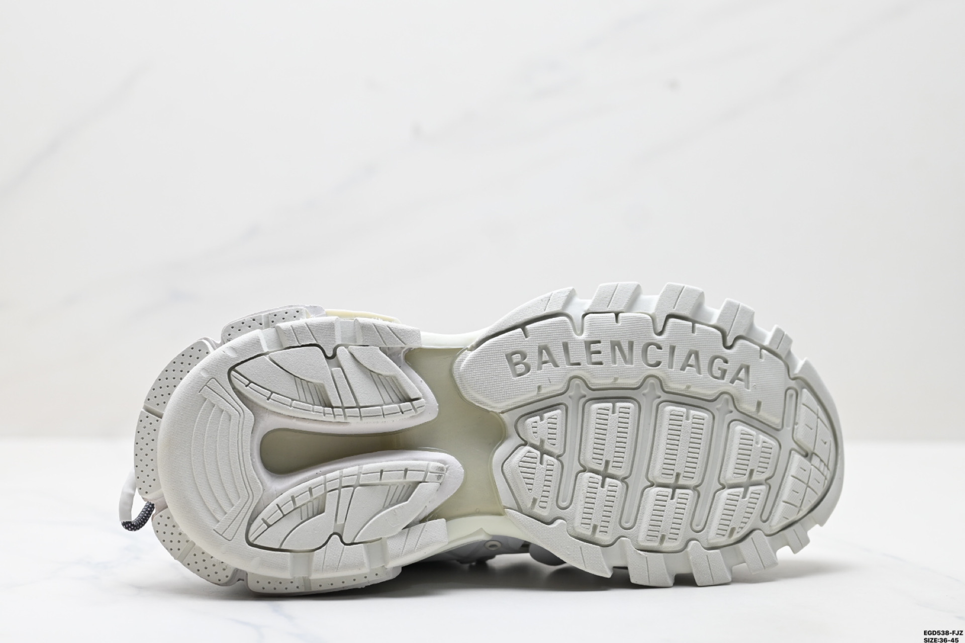 420 Balenciaga巴黎世家 Track Trail 圆头系带 低帮复古老爹鞋 户外概念复古老爹鞋 80059 W1GB1 9000