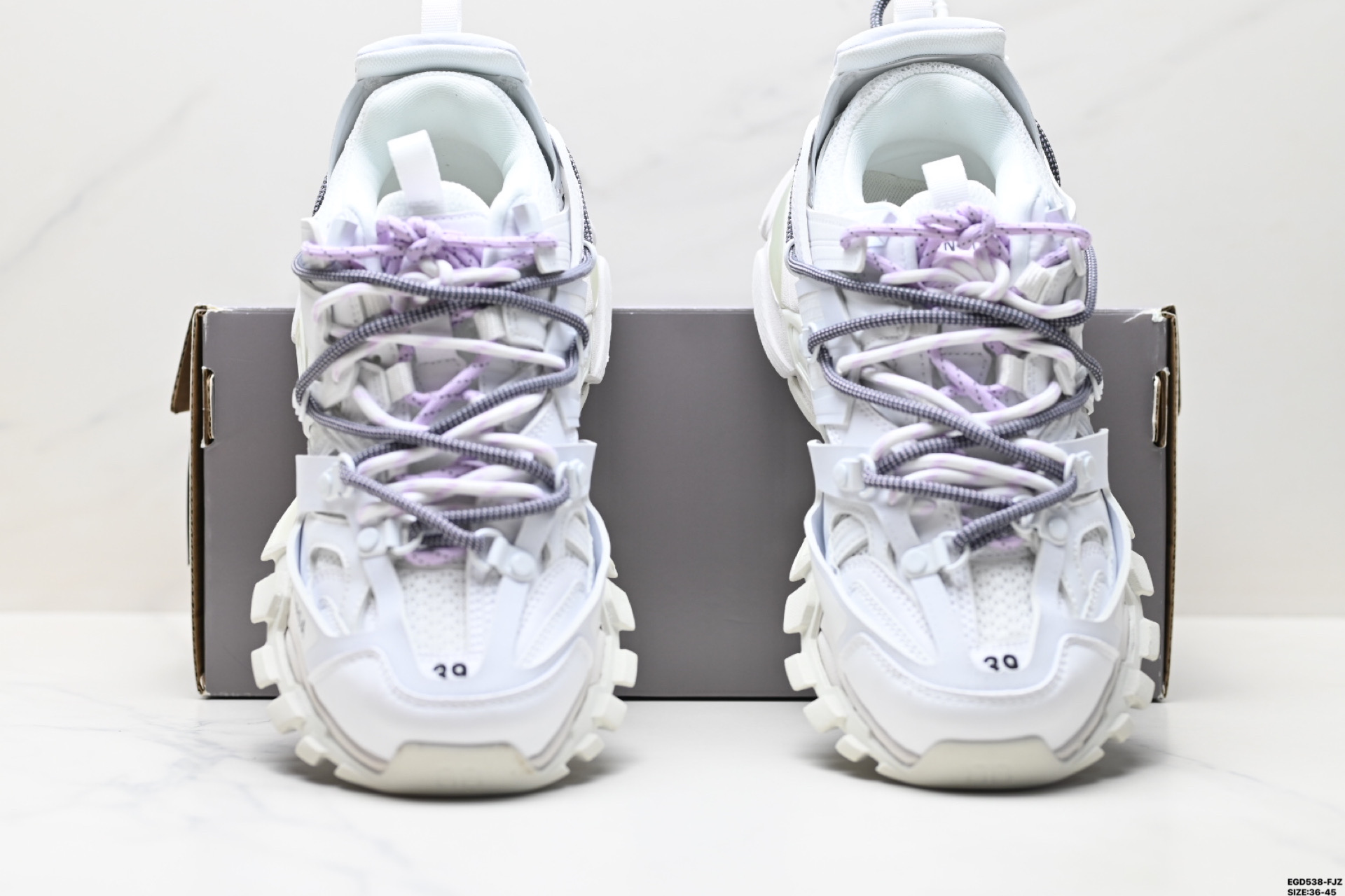 420 Balenciaga巴黎世家 Track Trail 圆头系带 低帮复古老爹鞋 户外概念复古老爹鞋 80059 W1GB1 9000