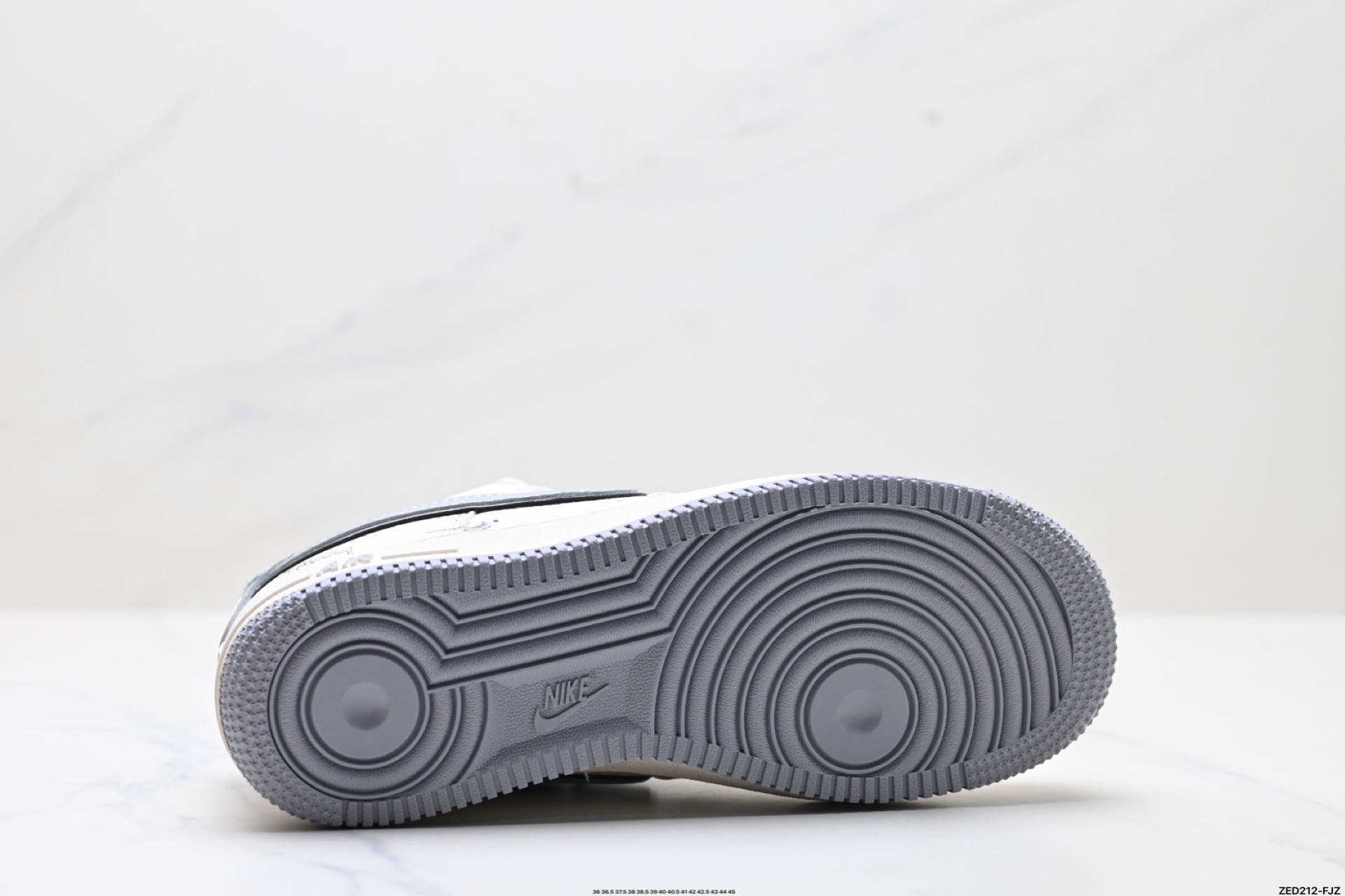 NIKE AIR FORCE 1‘07 LV8 HH7518-060