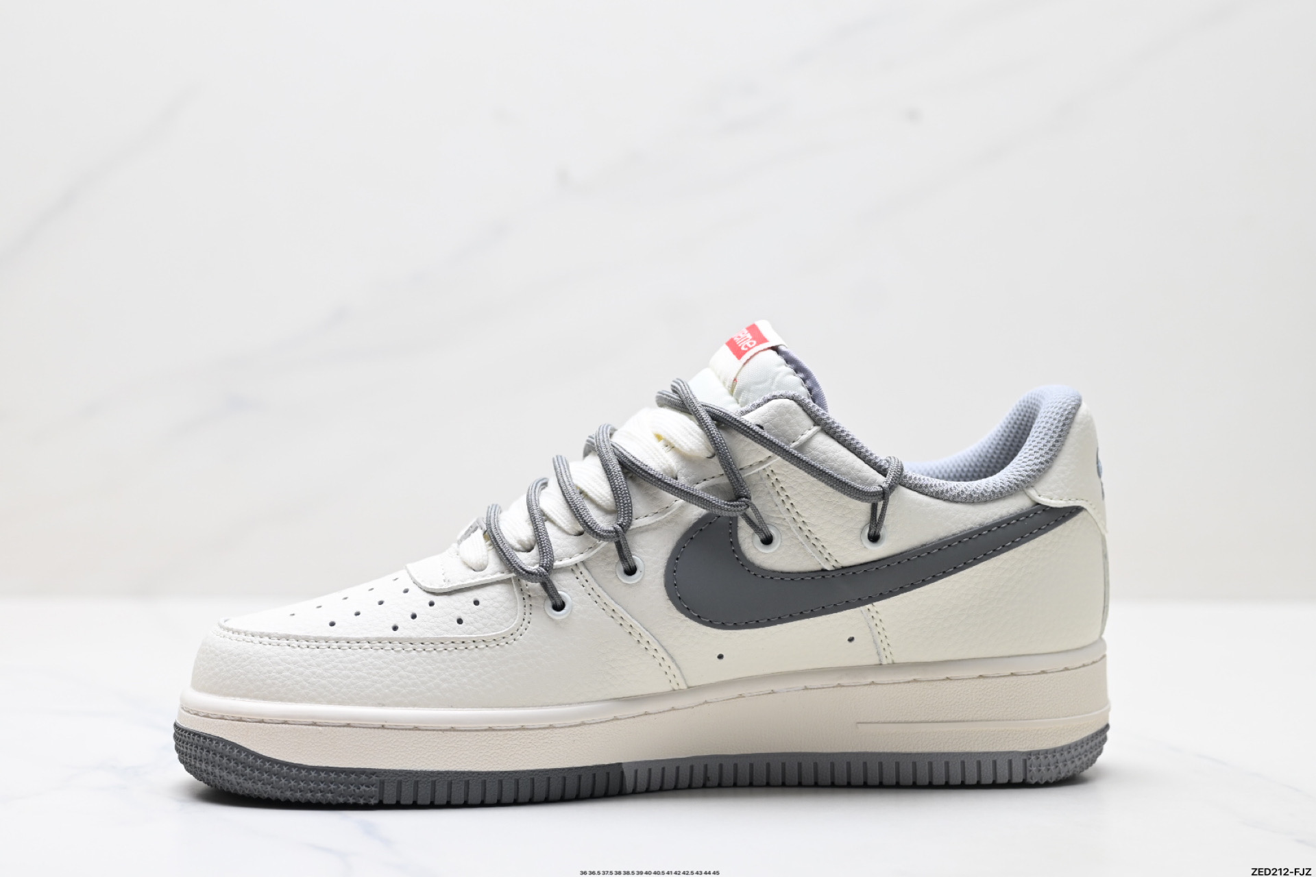 NIKE AIR FORCE 1‘07 LV8 DM6868-071