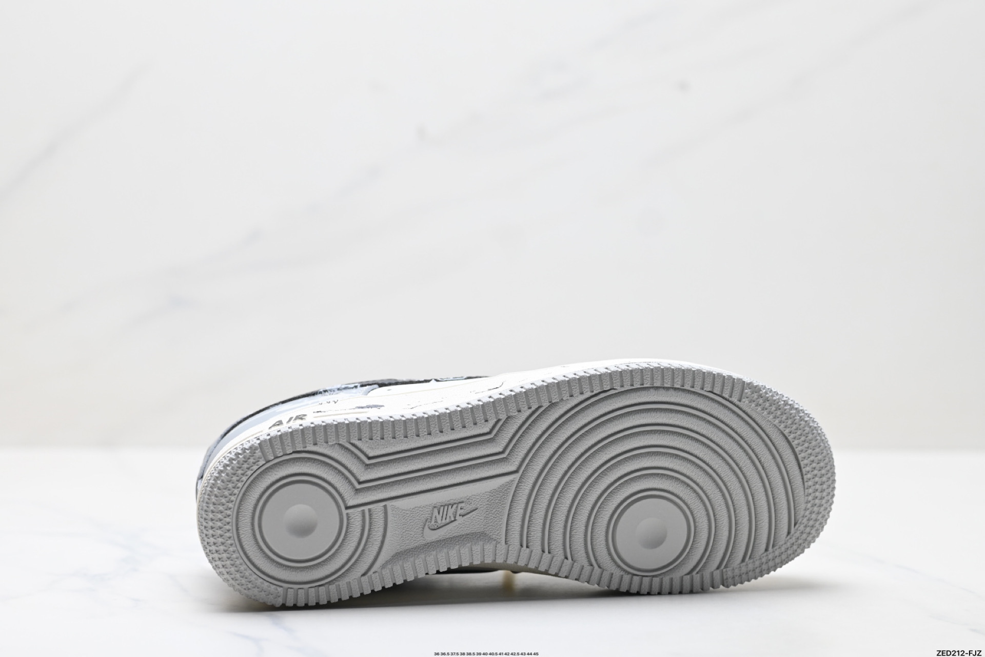 270 NIKE AIR FORCE 1‘07 LV8 DO7471-991