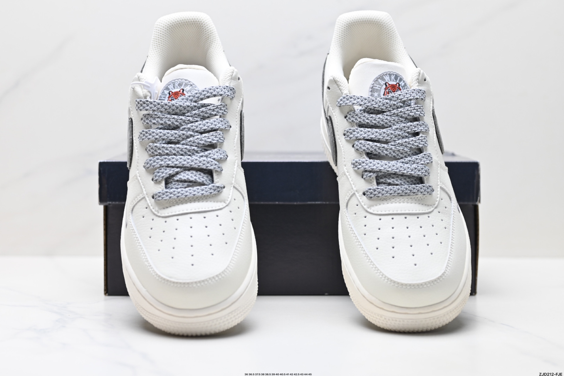 250 NIKE AIR FORCE 1‘07 LV8 CJ6106-521