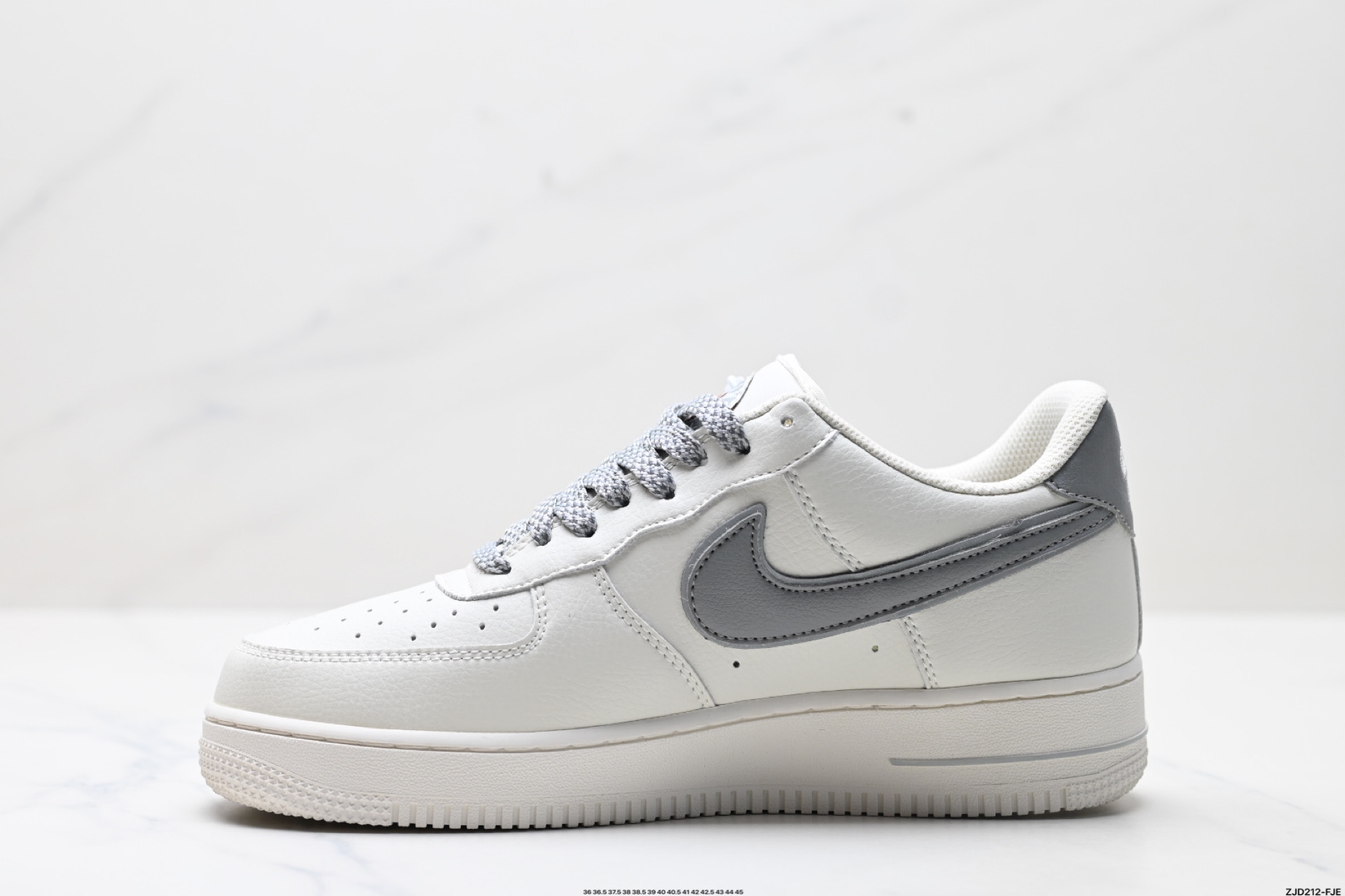 250 NIKE AIR FORCE 1‘07 LV8 CJ6106-521