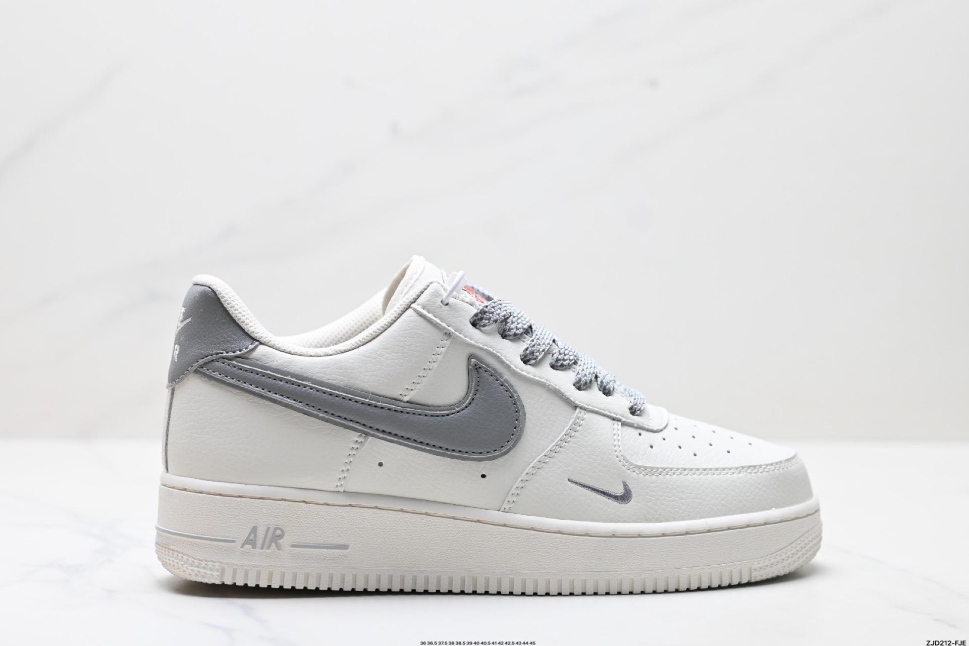 250 NIKE AIR FORCE 1‘07 LV8 CJ6106-521