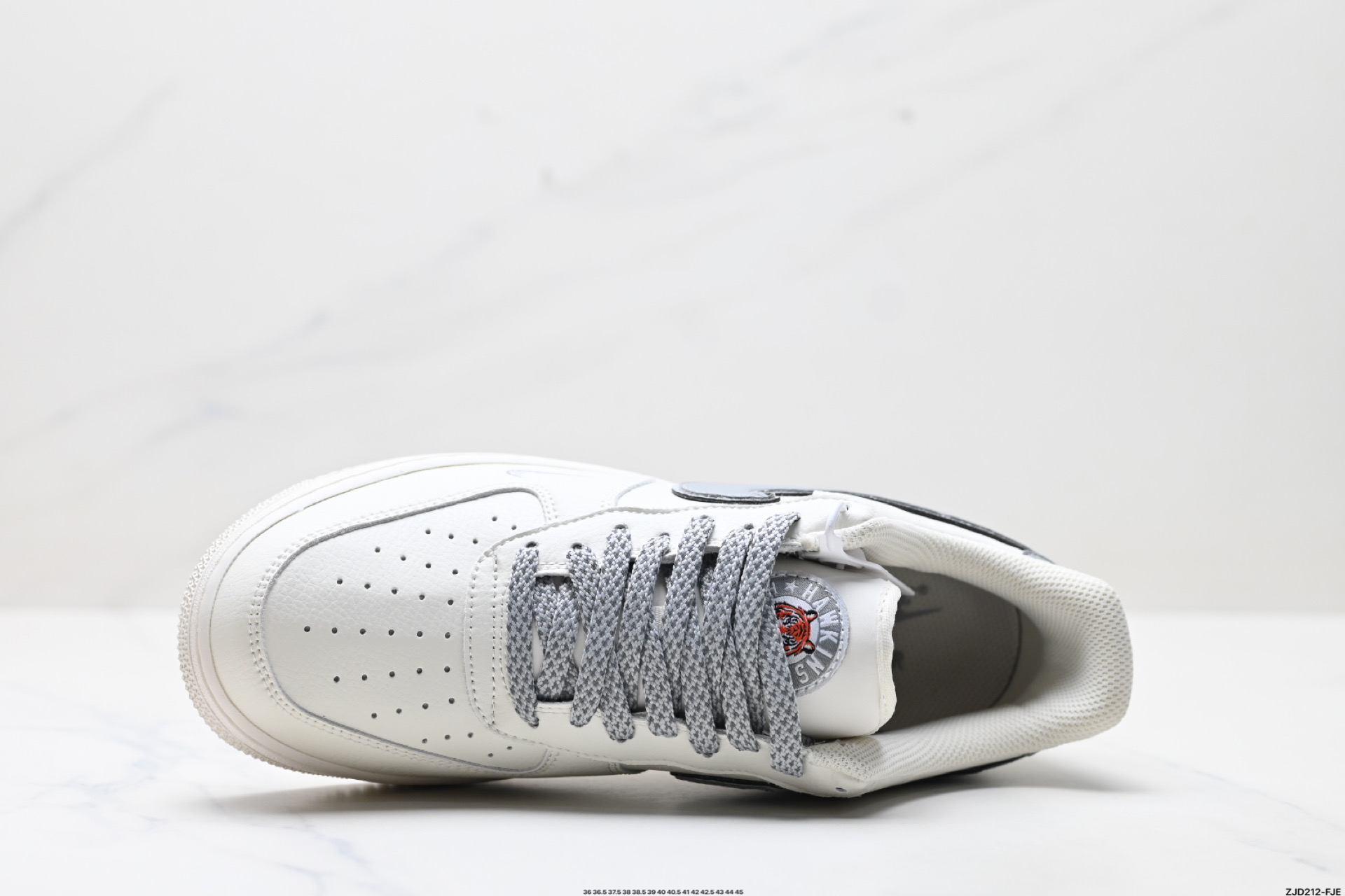250 NIKE AIR FORCE 1‘07 LV8 CJ6106-521