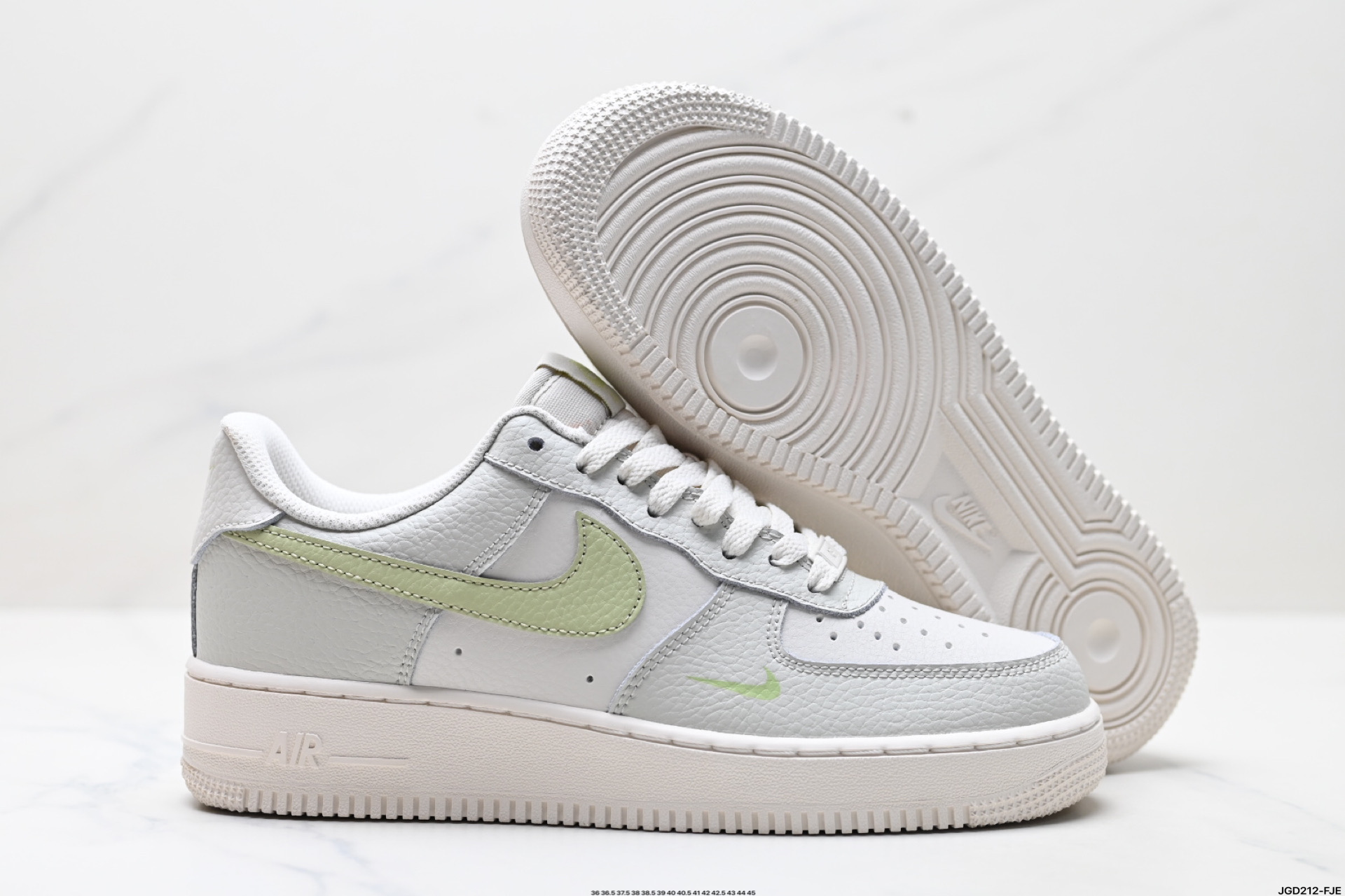 190 NIKE AIR FORCE 1‘07 lB3881-001