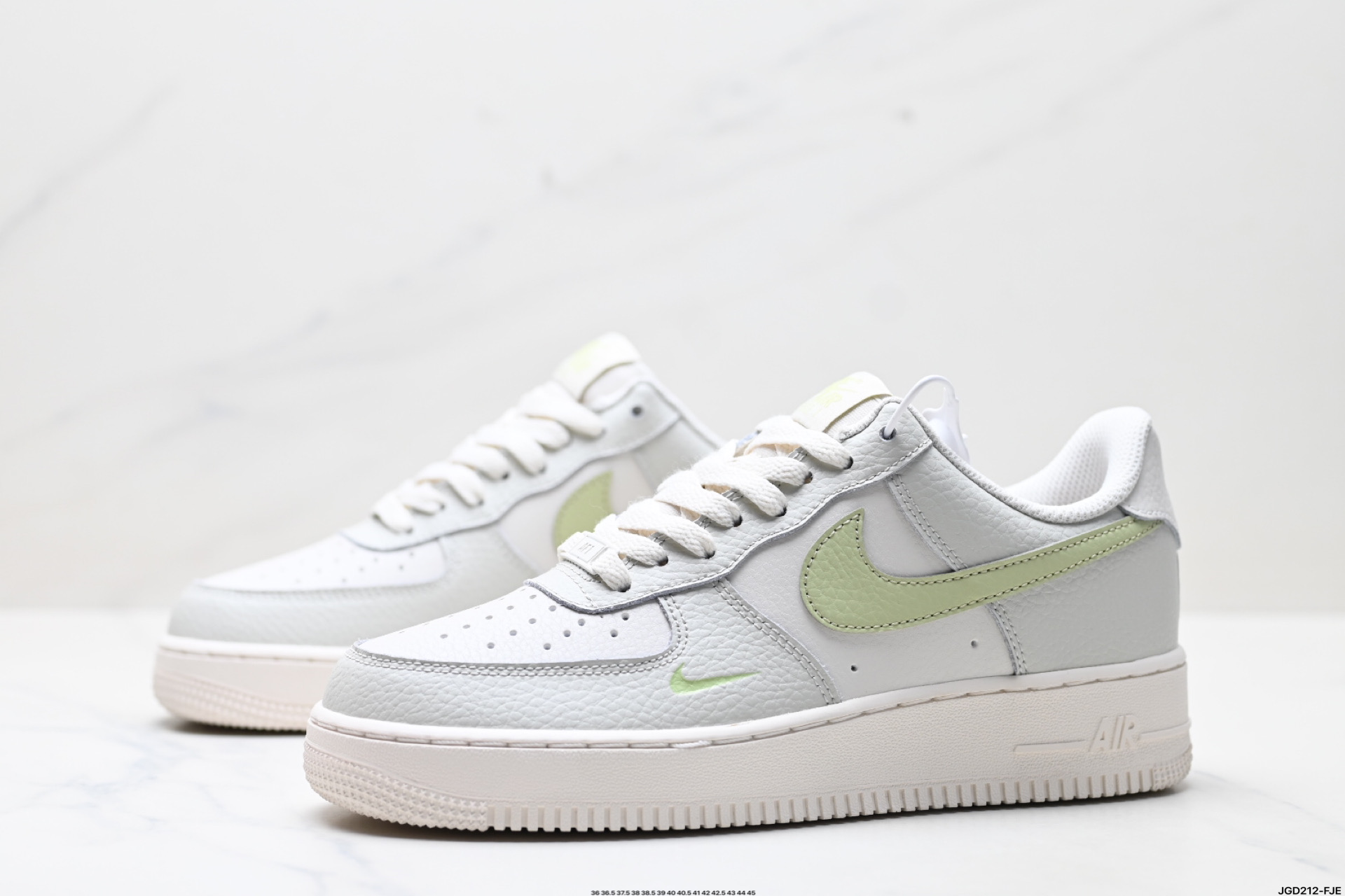 190 NIKE AIR FORCE 1‘07 lB3881-001