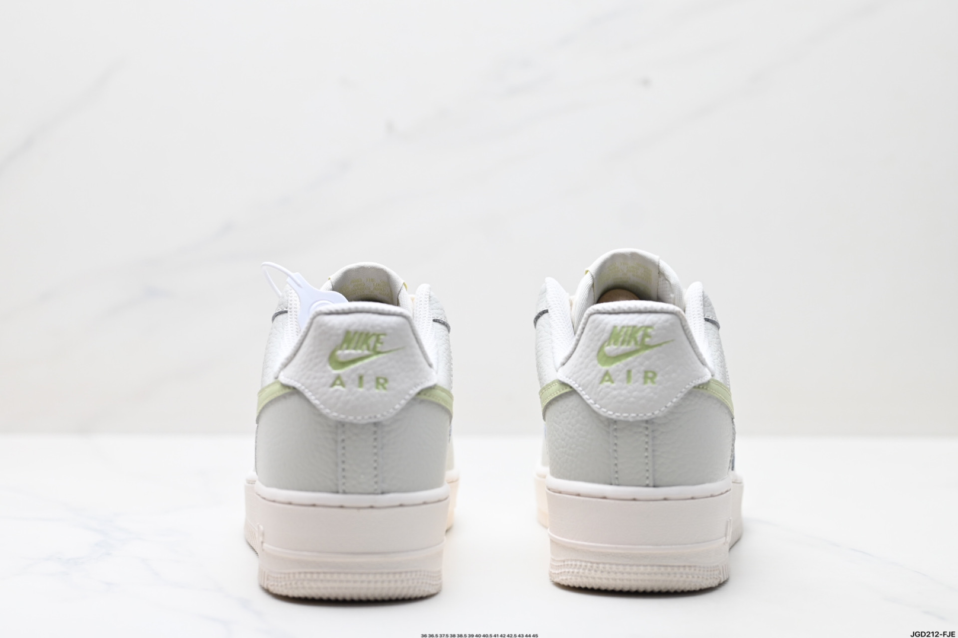 190 NIKE AIR FORCE 1‘07 lB3881-001