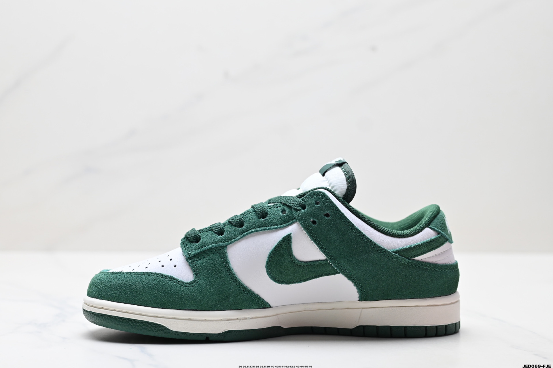 Nike Dunk Low: Estilo Retro y Comodidad para tu Día a Día 4 i1747069404077 8478 0 2