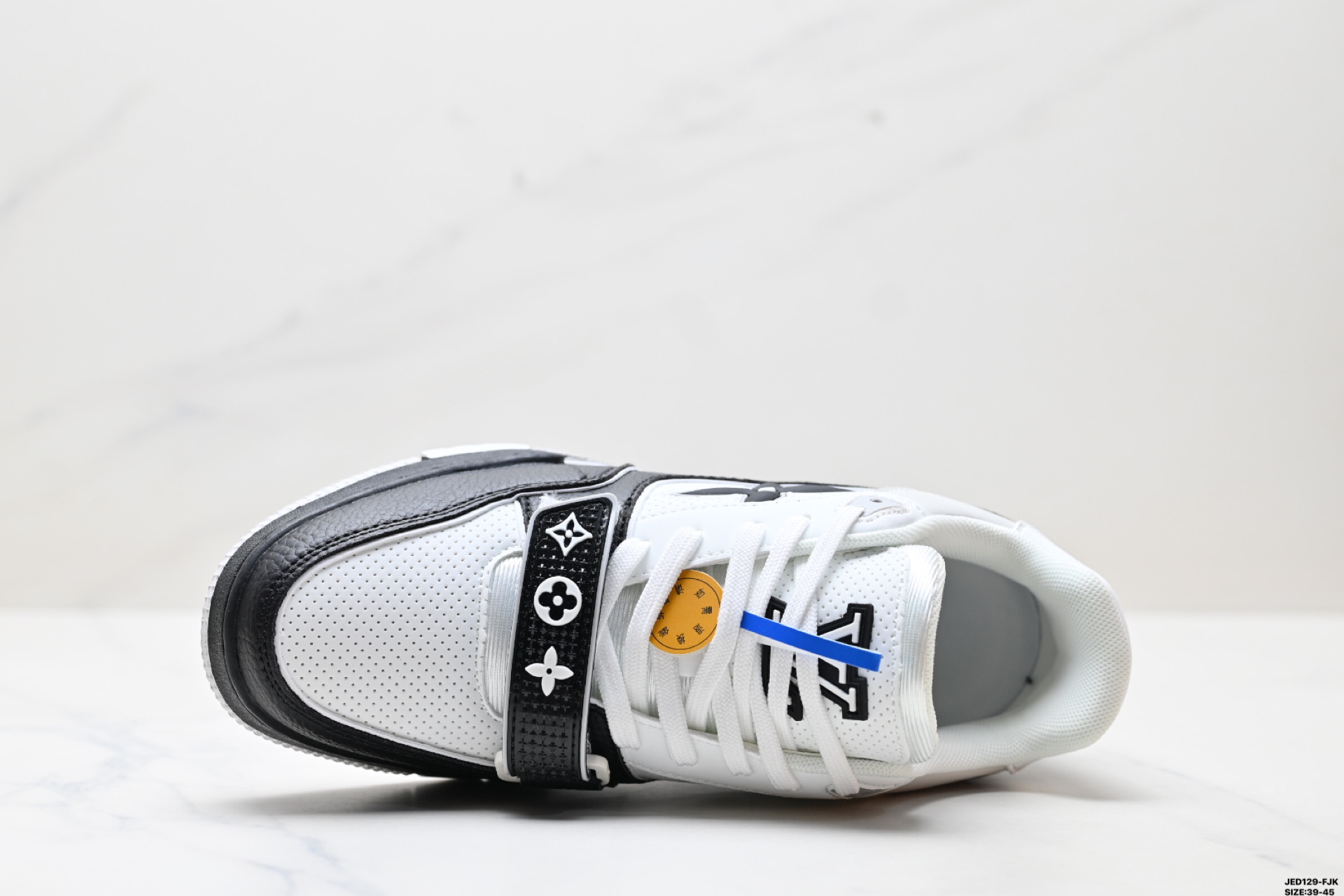 Louis Vuitton Trainer Sneaker Low - Casual, Versatile Style 3 i1747150515676 6778 0 1