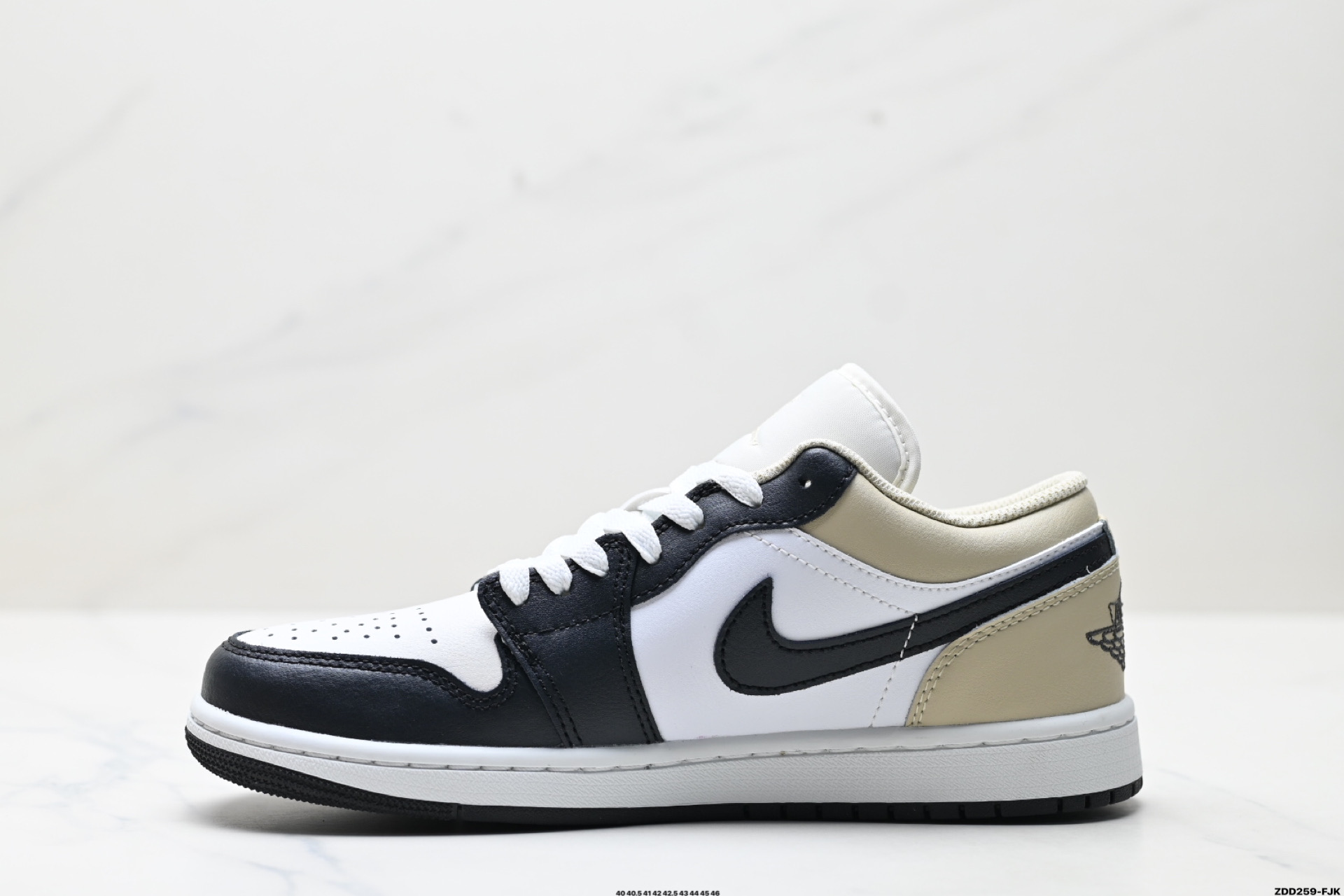 240 Nike Air Jordan 1 Low AJ1乔1低帮休闲板鞋 553558-153