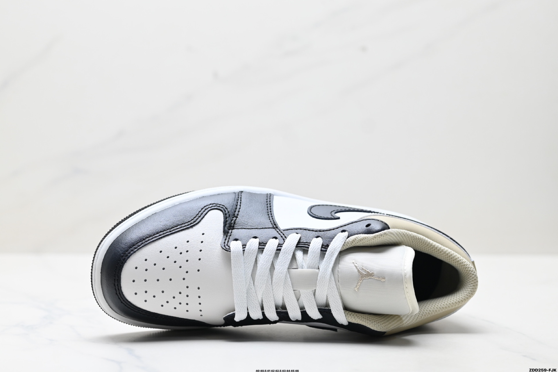 240 Nike Air Jordan 1 Low AJ1乔1低帮休闲板鞋 553558-153