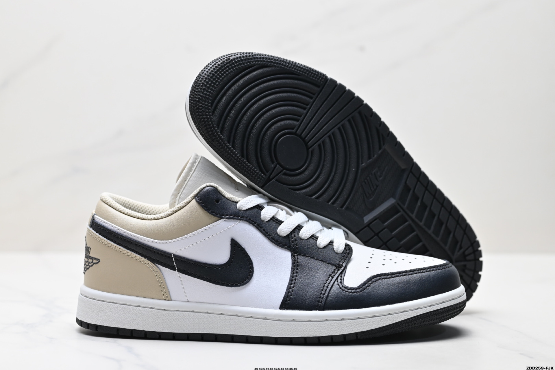 240 Nike Air Jordan 1 Low AJ1乔1低帮休闲板鞋 553558-153