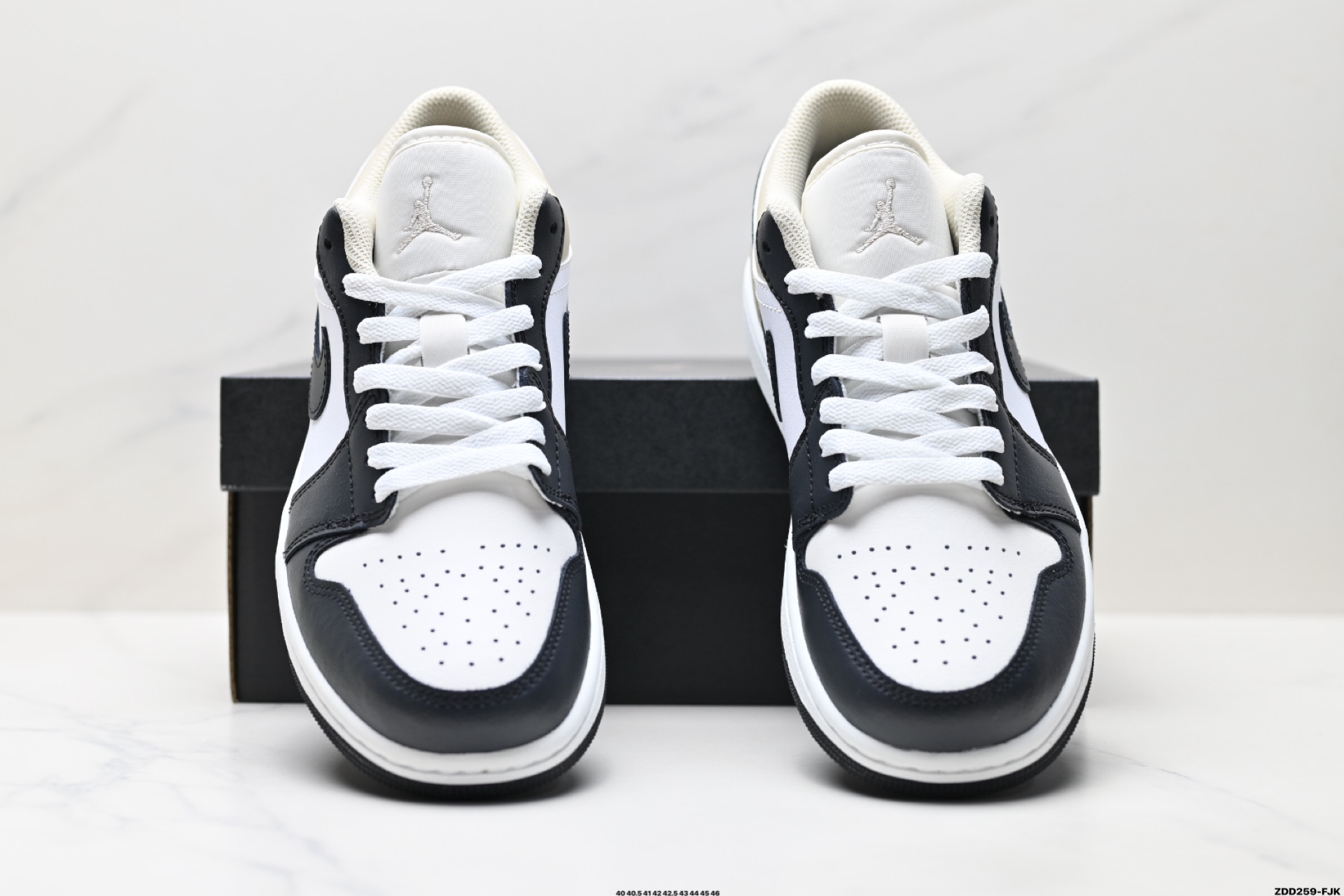240 Nike Air Jordan 1 Low AJ1乔1低帮休闲板鞋 553558-153