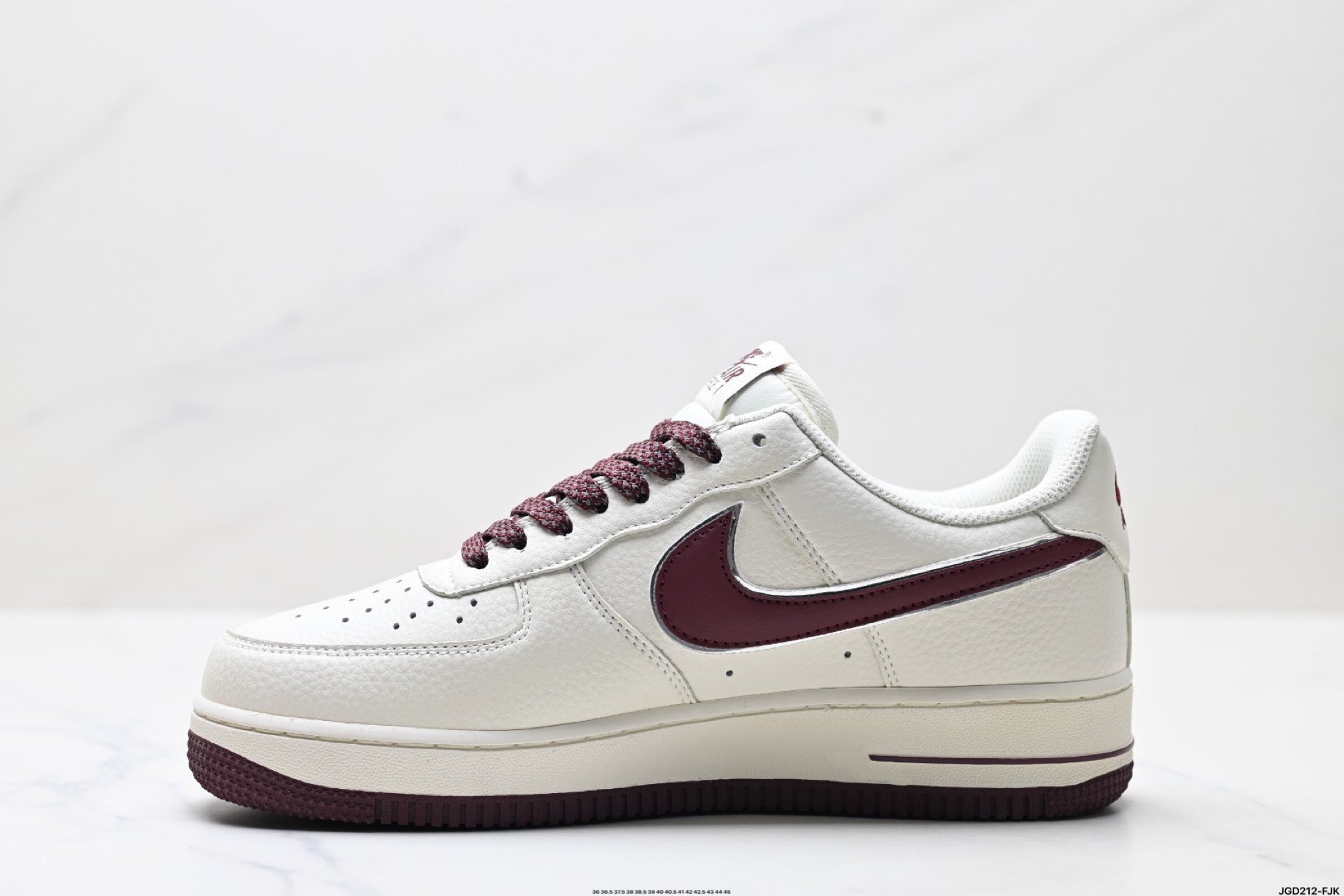 190 NIKE AIR FORCE 1‘07 LV8 DR2024-105
