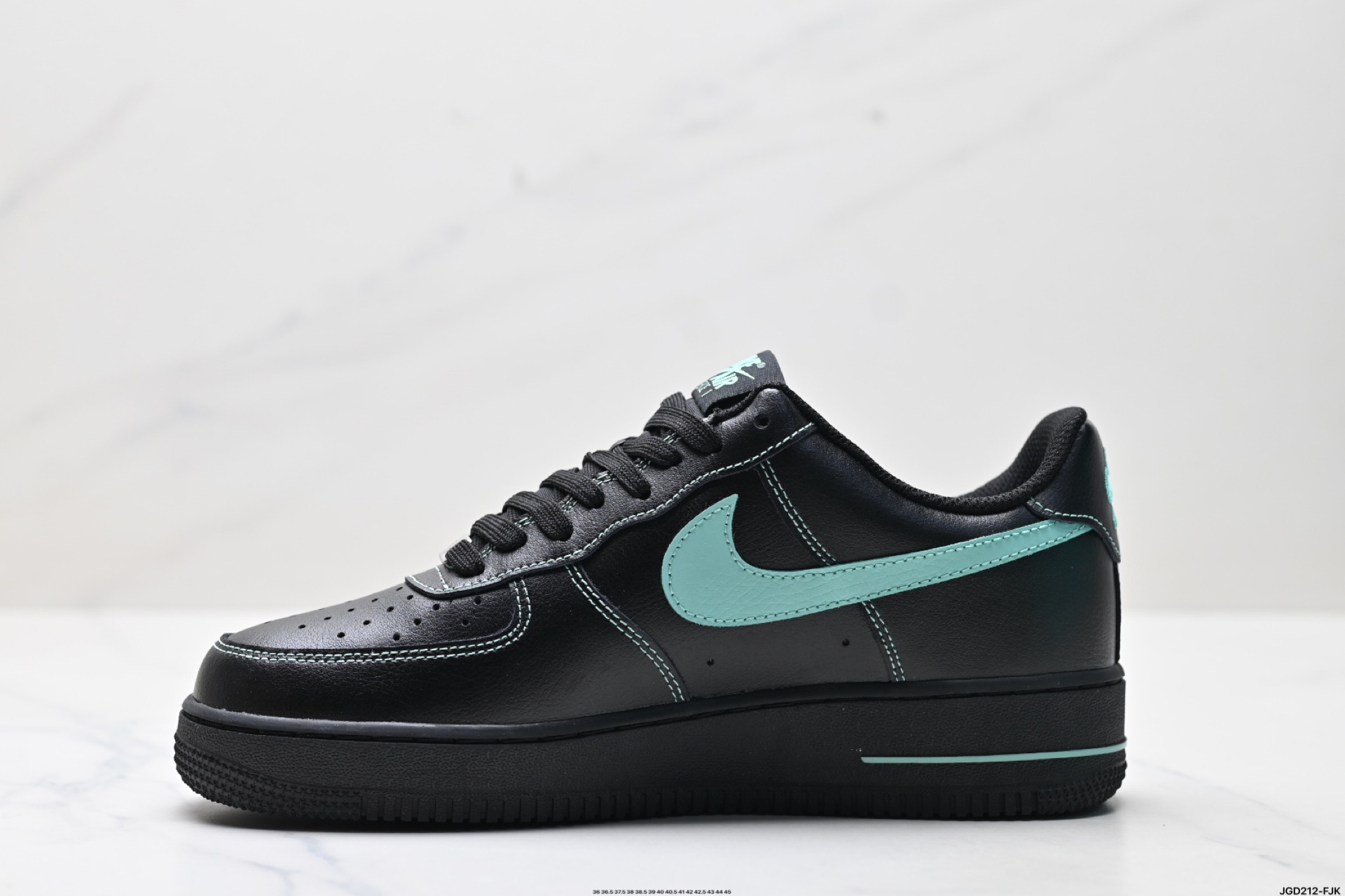 190 NIKE AIR FORCE 1‘07 LV8 HQ2037-002