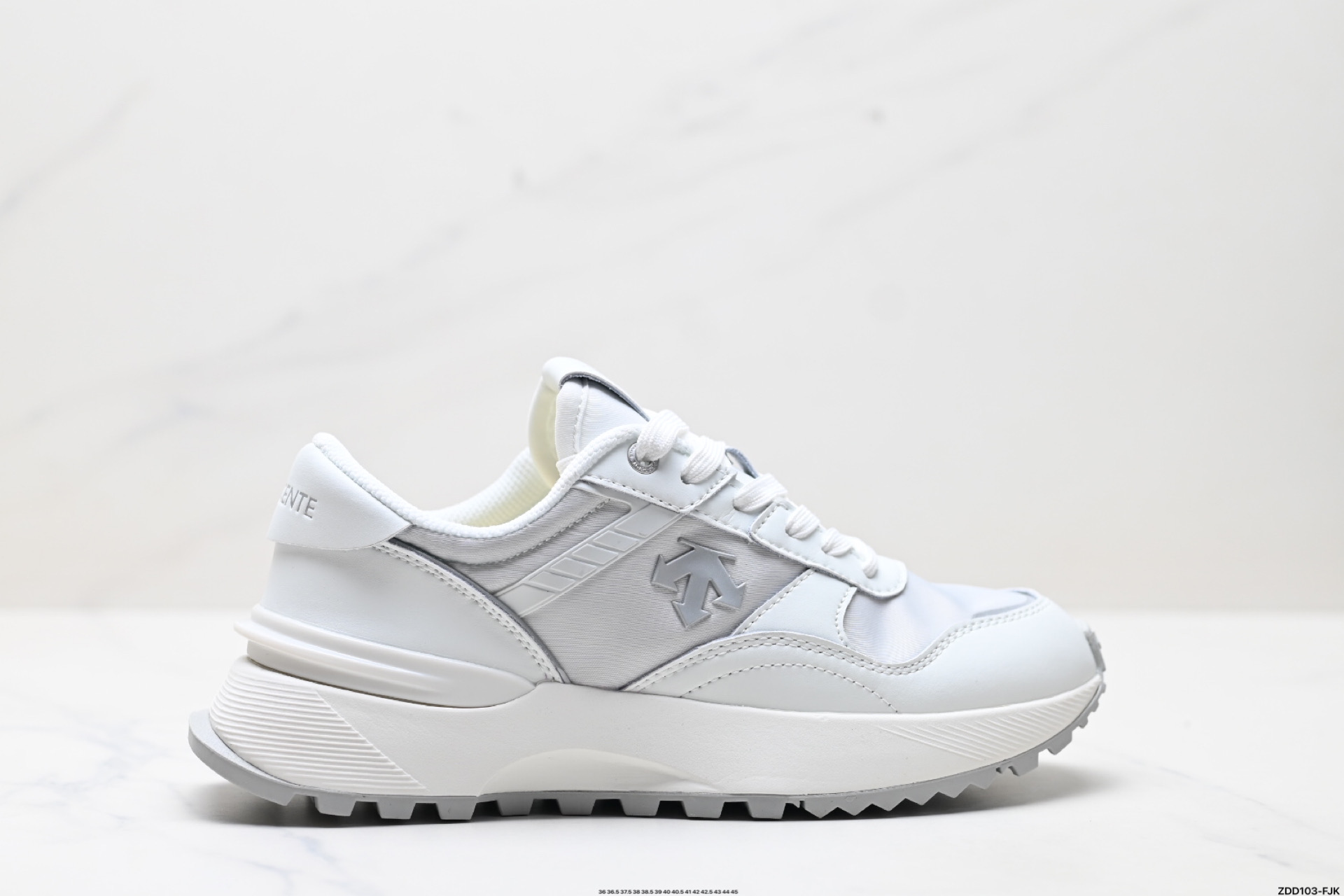 240 迪桑特DESCENTE DUALIS都市通勤 DSR 时尚防滑低帮 生活休闲鞋 D4431LSN21