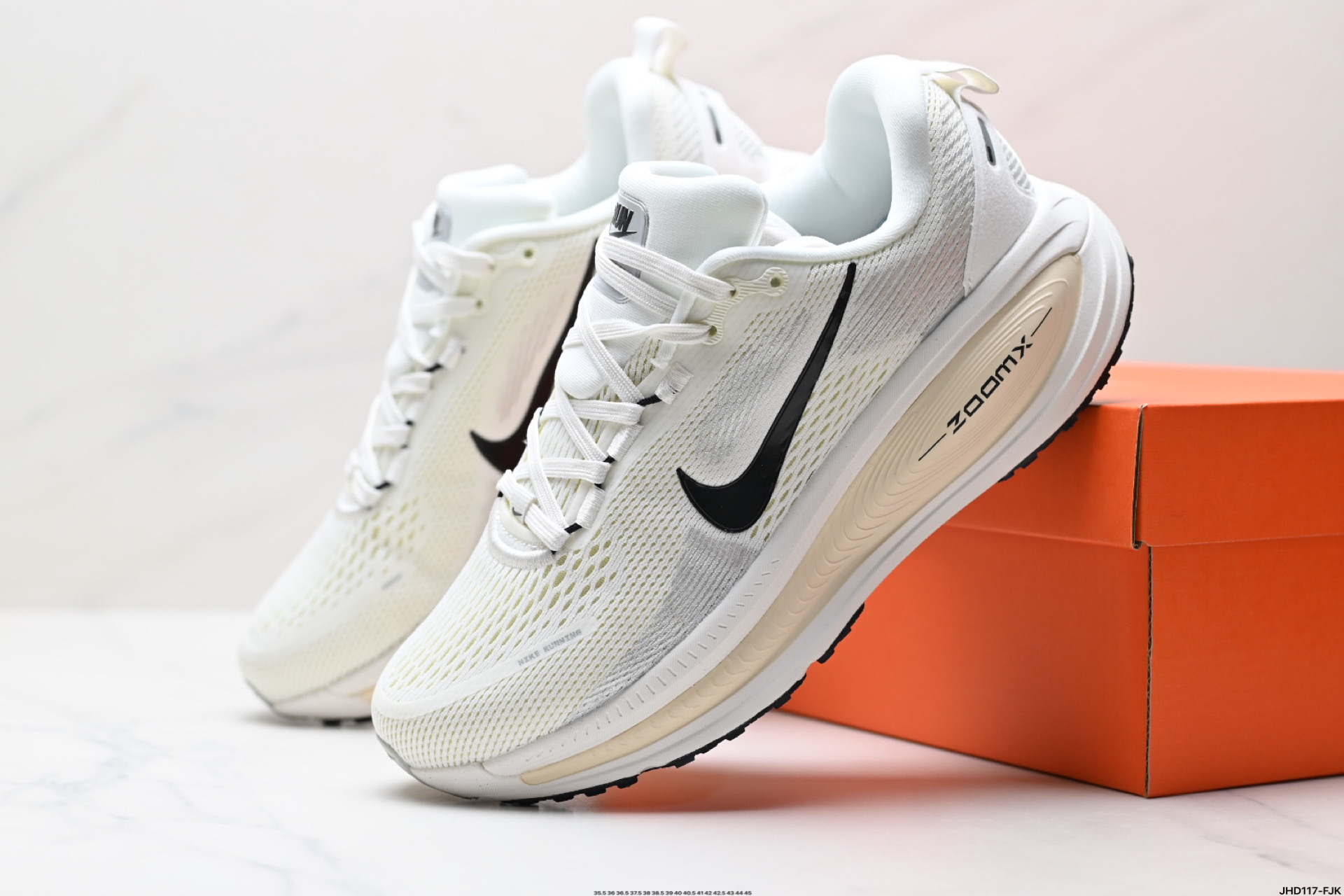200 Nike VOMERO 18 耐克 舒适减震防滑 低帮跑步鞋 HM6803-103
