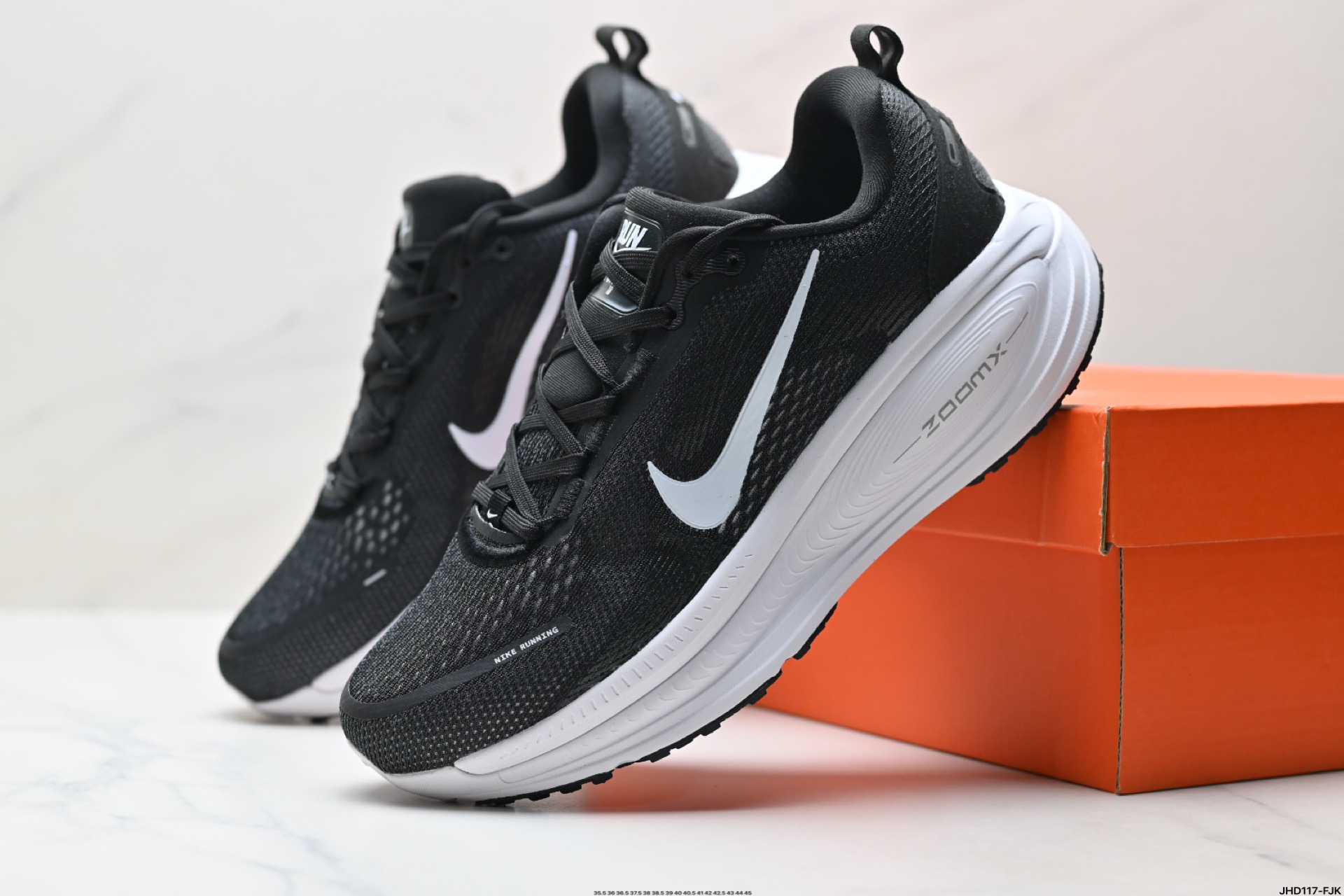 200 Nike VOMERO 18 耐克 舒适减震防滑 低帮跑步鞋 HM6803-103